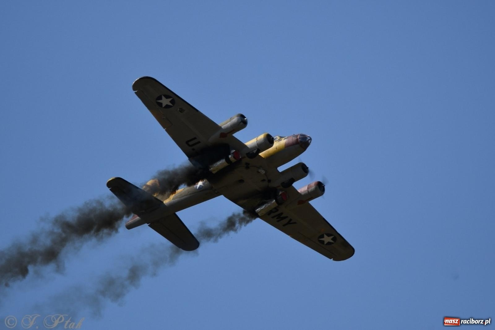 Zdjęcie w galerii na portalu naszraciborz.pl: XVII Międzynarodowy Piknik Modelarski w Raciborzu. W niedzielę drugi dzień pokazów wiadomości z regionu