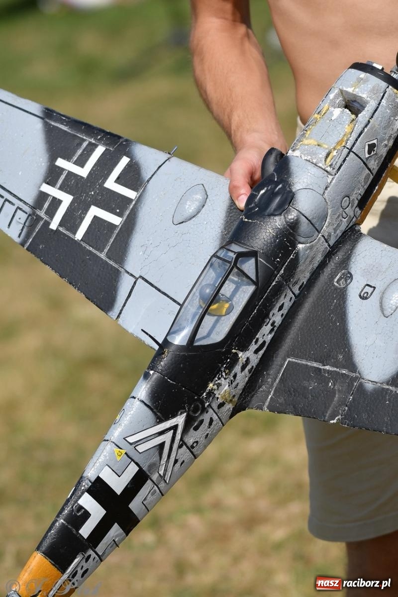 Zdjęcie w galerii na portalu naszraciborz.pl: XVII Międzynarodowy Piknik Modelarski w Raciborzu. W niedzielę drugi dzień pokazów wiadomości z regionu