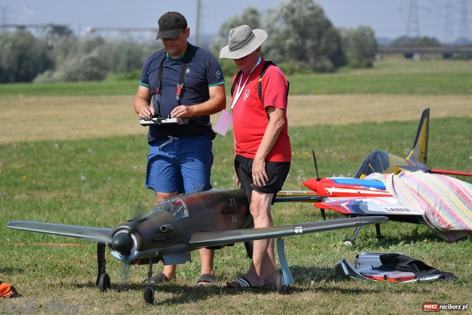 Zdjęcie w galerii na portalu naszraciborz.pl: XVII Międzynarodowy Piknik Modelarski w Raciborzu. W niedzielę drugi dzień pokazów wiadomości z regionu