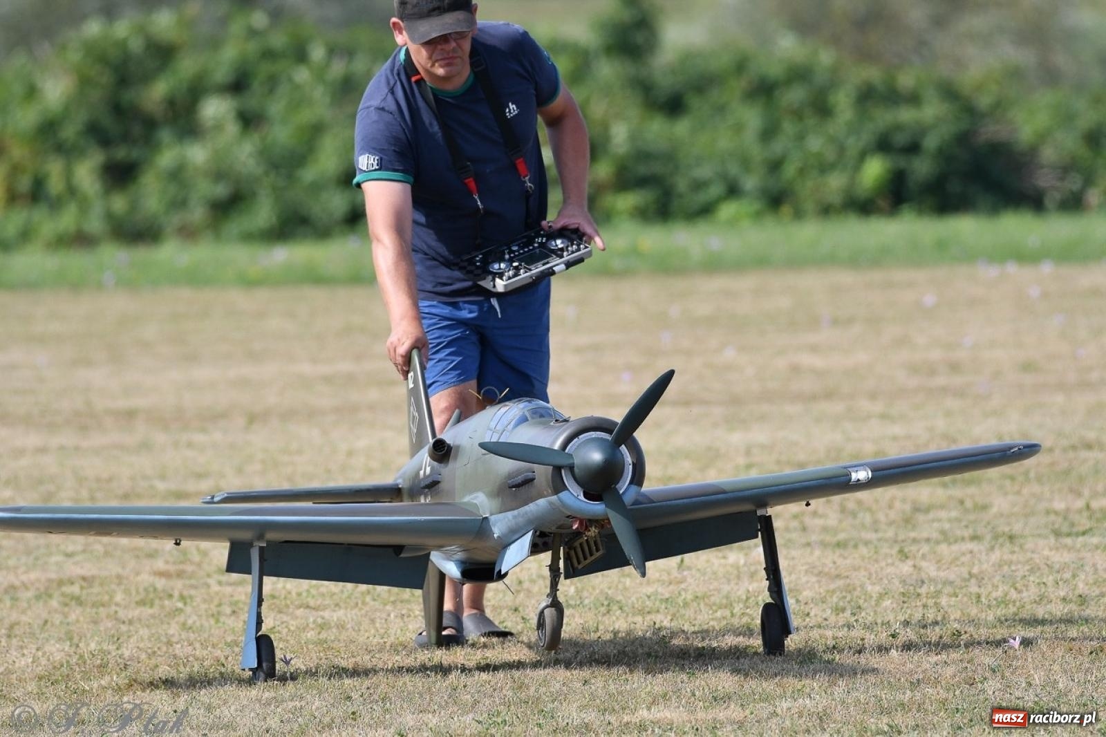 Zdjęcie w galerii na portalu naszraciborz.pl: XVII Międzynarodowy Piknik Modelarski w Raciborzu. W niedzielę drugi dzień pokazów wiadomości z regionu