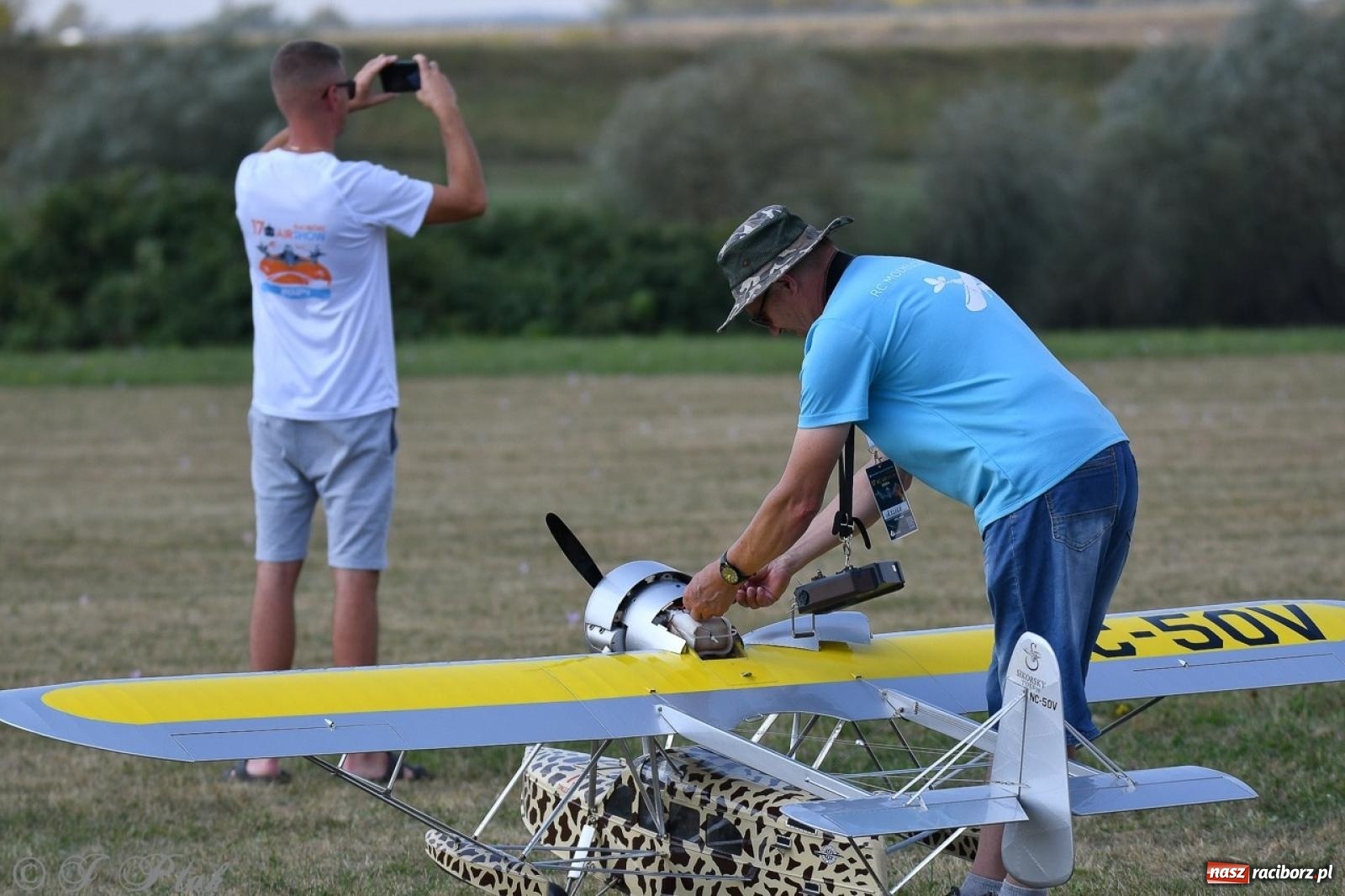Zdjęcie w galerii na portalu naszraciborz.pl: XVII Międzynarodowy Piknik Modelarski w Raciborzu. W niedzielę drugi dzień pokazów wiadomości z regionu