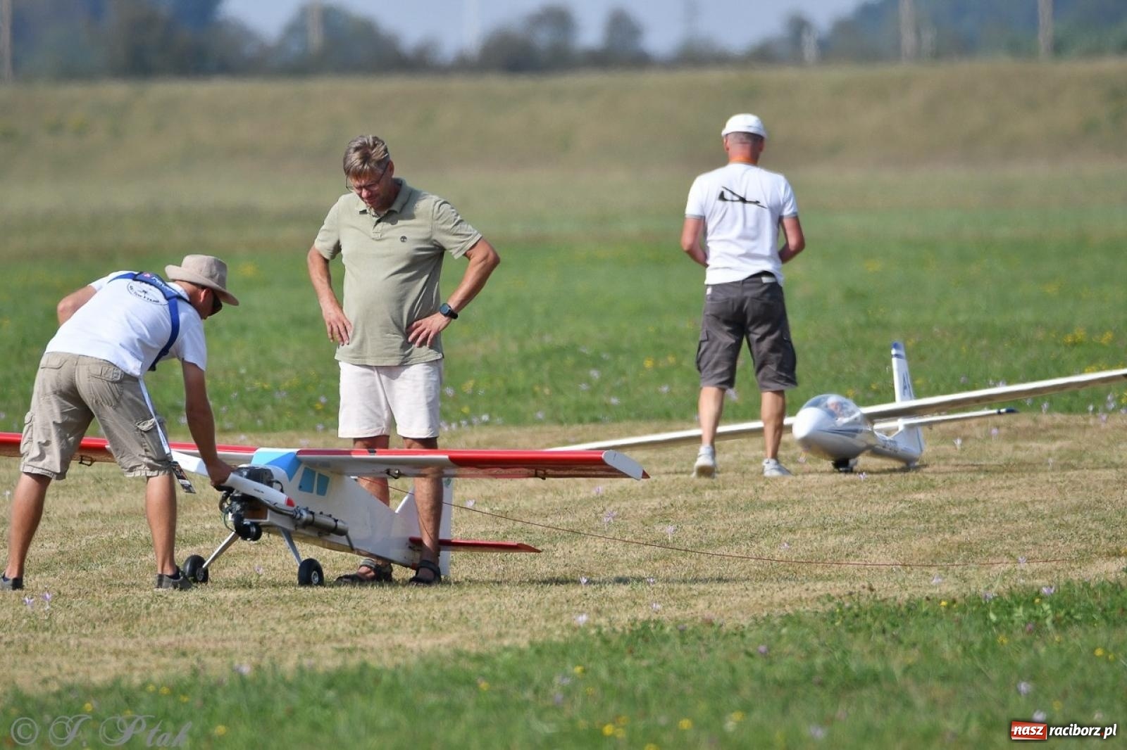 Zdjęcie w galerii na portalu naszraciborz.pl: XVII Międzynarodowy Piknik Modelarski w Raciborzu. W niedzielę drugi dzień pokazów wiadomości z regionu