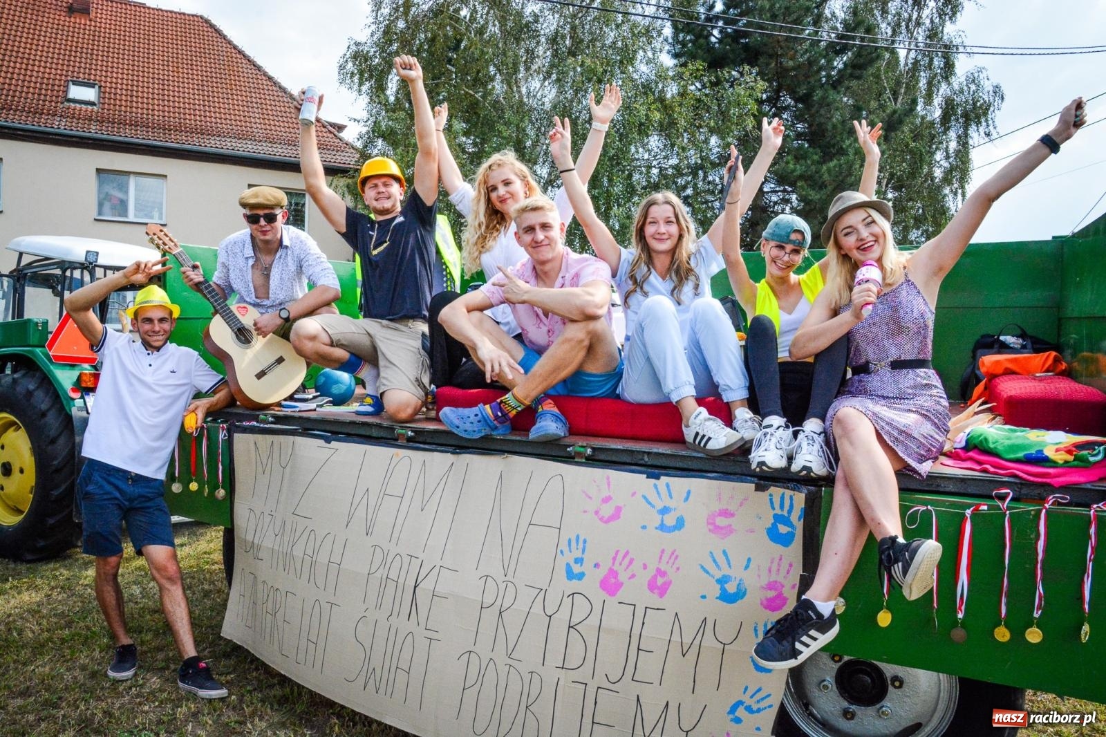 Zdjęcie w galerii na portalu naszraciborz.pl: Dożynki w Samborowicach – kolorowy korowód i rodzinna zabawa [FOTO i WIDEO] wiadomości z regionu