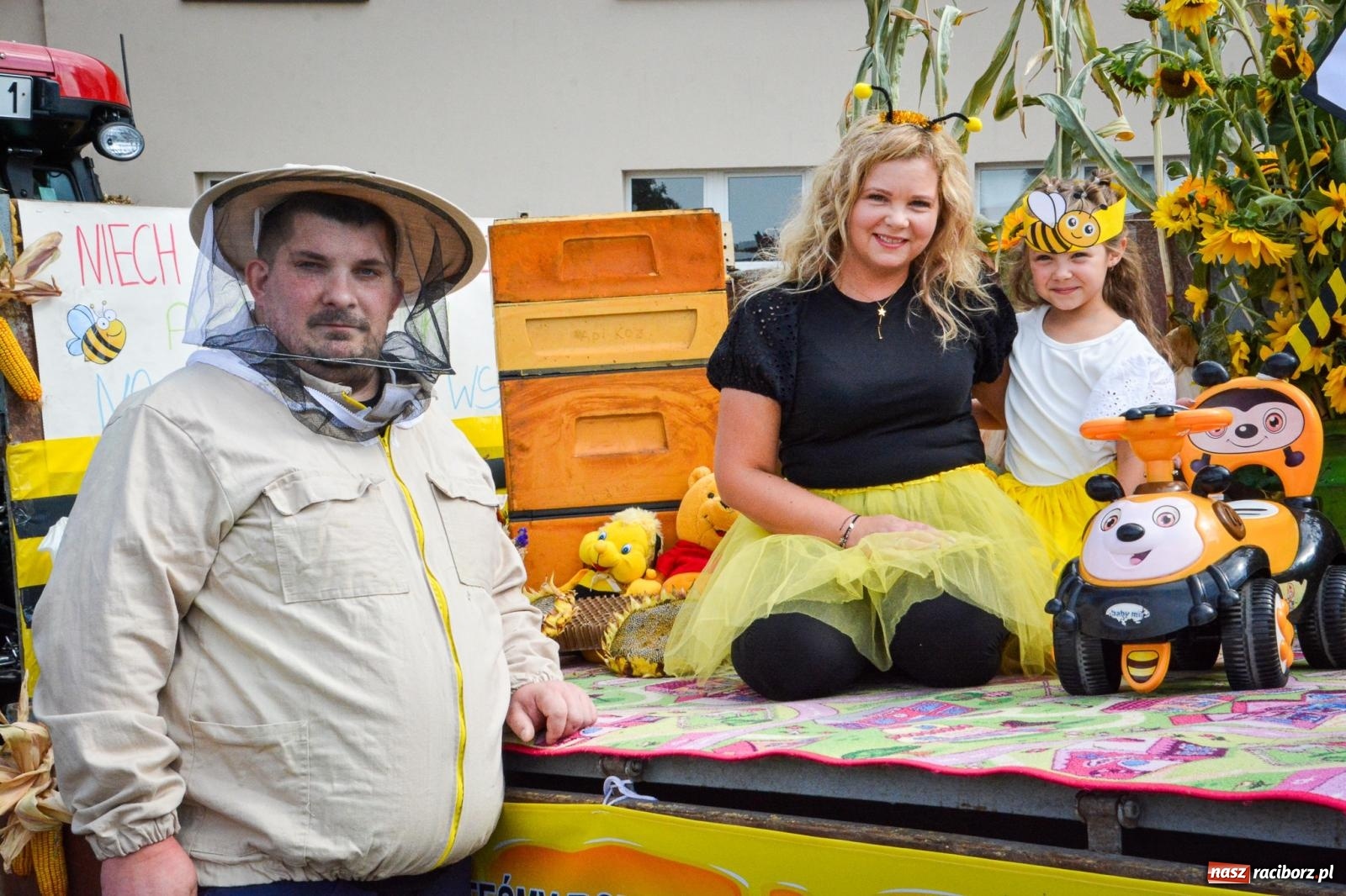 Zdjęcie w galerii na portalu naszraciborz.pl: Dożynki w Samborowicach – kolorowy korowód i rodzinna zabawa [FOTO i WIDEO] wiadomości z regionu