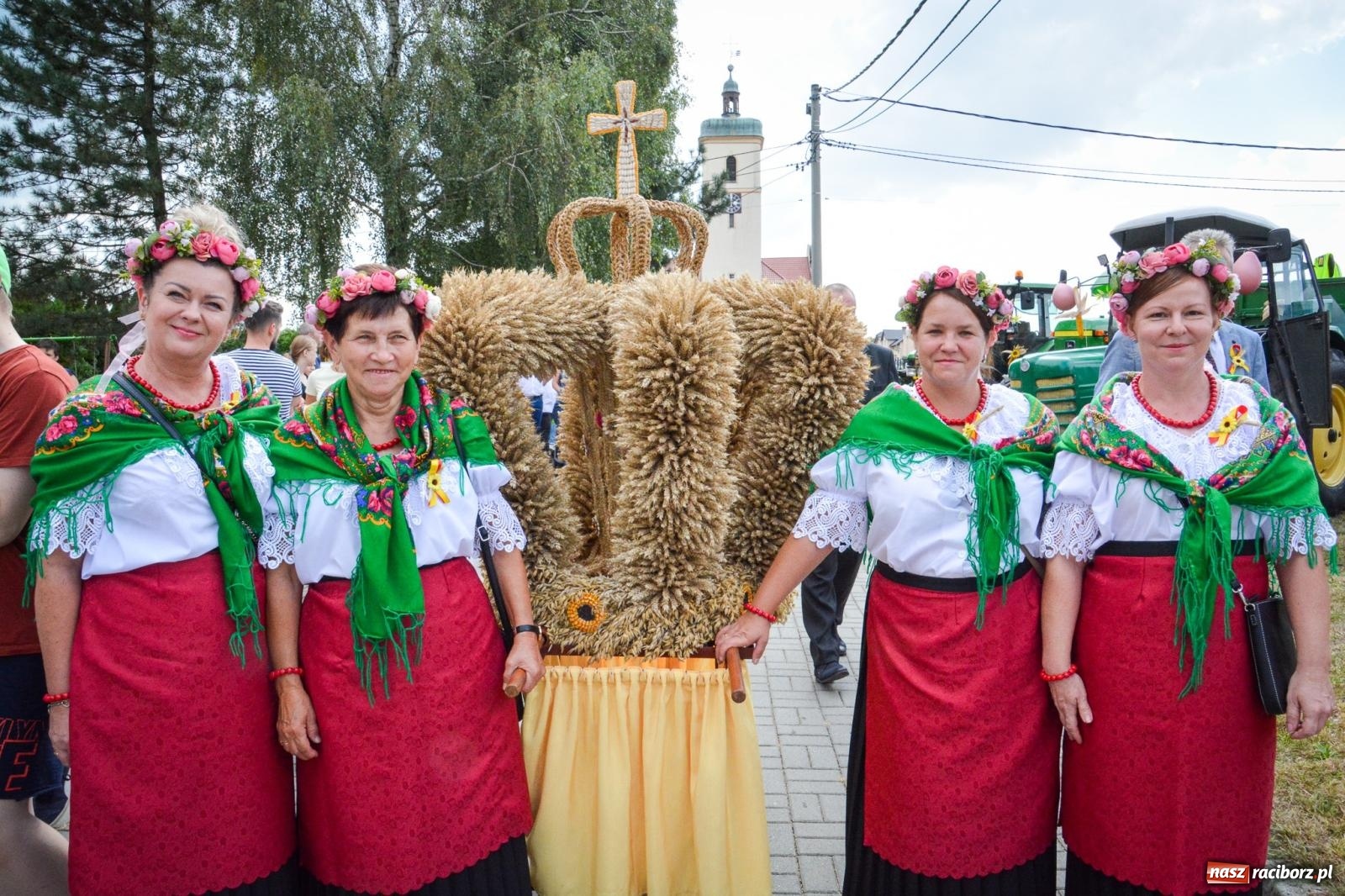 Zdjęcie w galerii na portalu naszraciborz.pl: Dożynki w Samborowicach – kolorowy korowód i rodzinna zabawa [FOTO i WIDEO] wiadomości z regionu