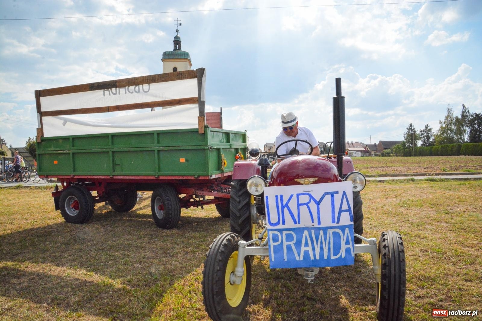 Zdjęcie w galerii na portalu naszraciborz.pl: Dożynki w Samborowicach – kolorowy korowód i rodzinna zabawa [FOTO i WIDEO] wiadomości z regionu