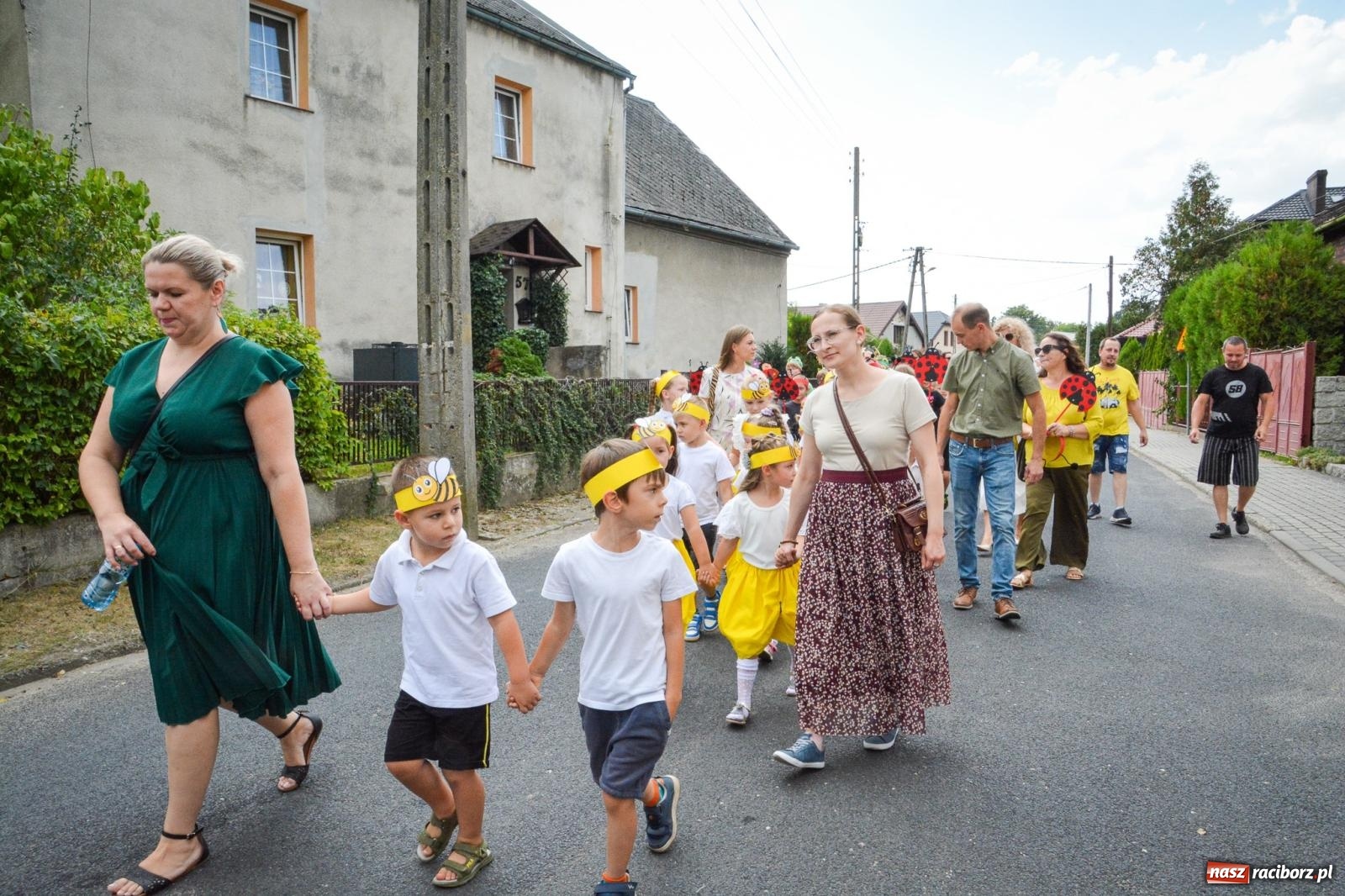 Zdjęcie w galerii na portalu naszraciborz.pl: Dożynki w Samborowicach – kolorowy korowód i rodzinna zabawa [FOTO i WIDEO] wiadomości z regionu