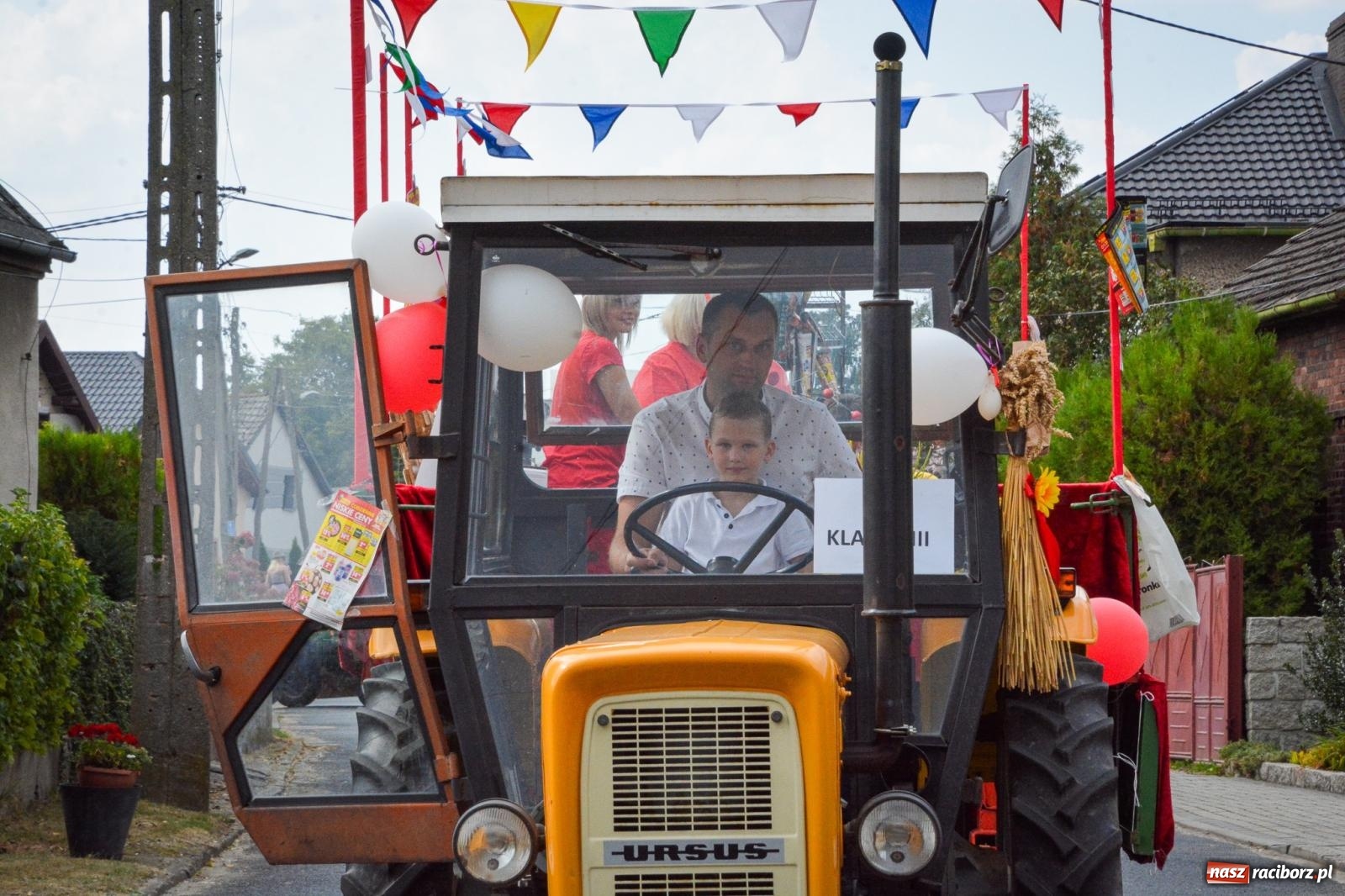 Zdjęcie w galerii na portalu naszraciborz.pl: Dożynki w Samborowicach – kolorowy korowód i rodzinna zabawa [FOTO i WIDEO] wiadomości z regionu