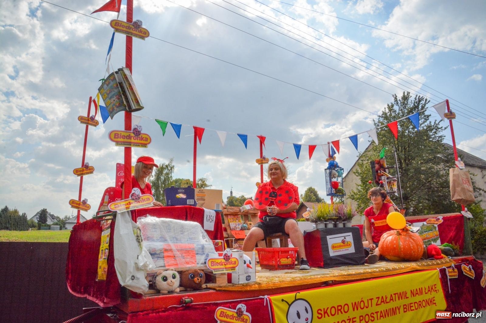 Zdjęcie w galerii na portalu naszraciborz.pl: Dożynki w Samborowicach – kolorowy korowód i rodzinna zabawa [FOTO i WIDEO] wiadomości z regionu