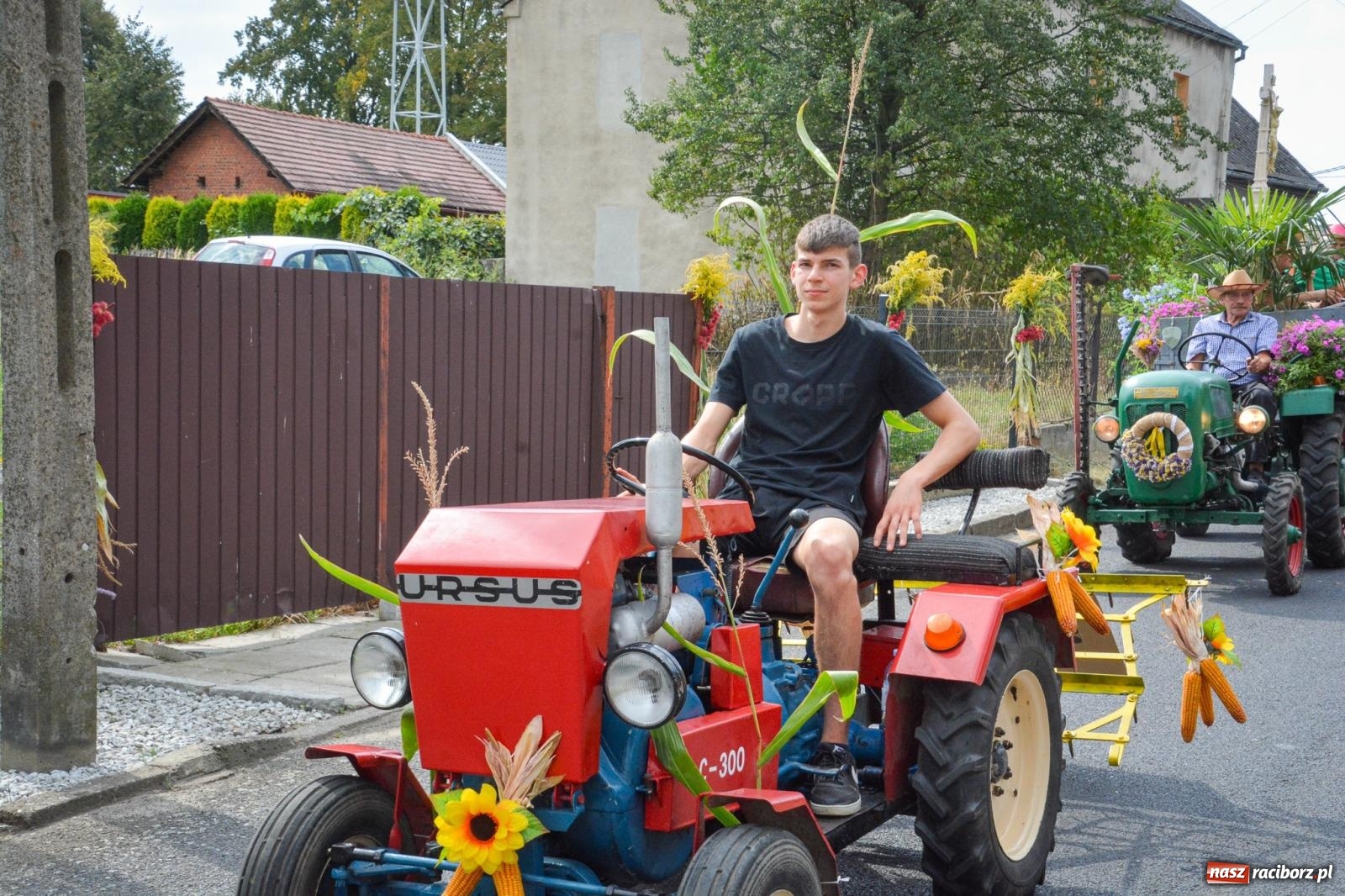 Zdjęcie w galerii na portalu naszraciborz.pl: Dożynki w Samborowicach – kolorowy korowód i rodzinna zabawa [FOTO i WIDEO] wiadomości z regionu