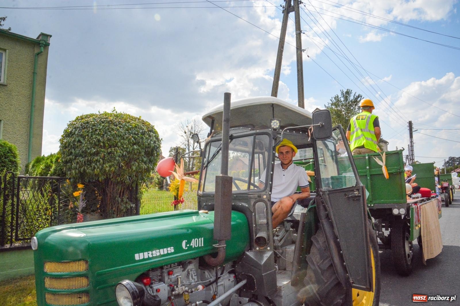 Zdjęcie w galerii na portalu naszraciborz.pl: Dożynki w Samborowicach – kolorowy korowód i rodzinna zabawa [FOTO i WIDEO] wiadomości z regionu