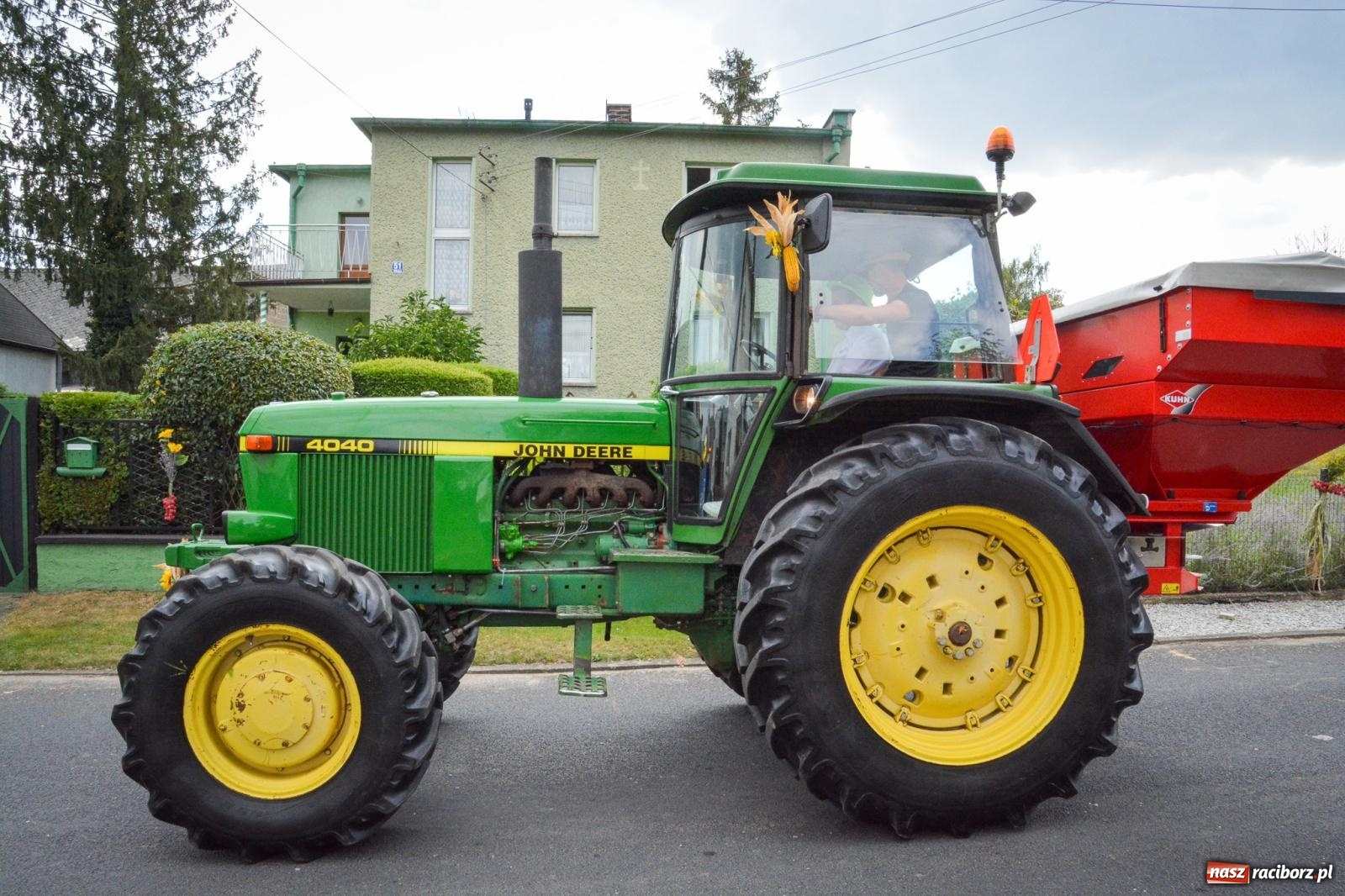 Zdjęcie w galerii na portalu naszraciborz.pl: Dożynki w Samborowicach – kolorowy korowód i rodzinna zabawa [FOTO i WIDEO] wiadomości z regionu