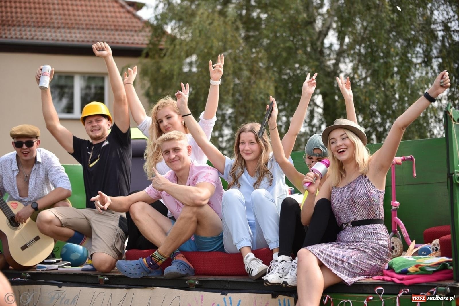 Zdjęcie w galerii na portalu naszraciborz.pl: Dożynki w Samborowicach – kolorowy korowód i rodzinna zabawa [FOTO i WIDEO] wiadomości z regionu
