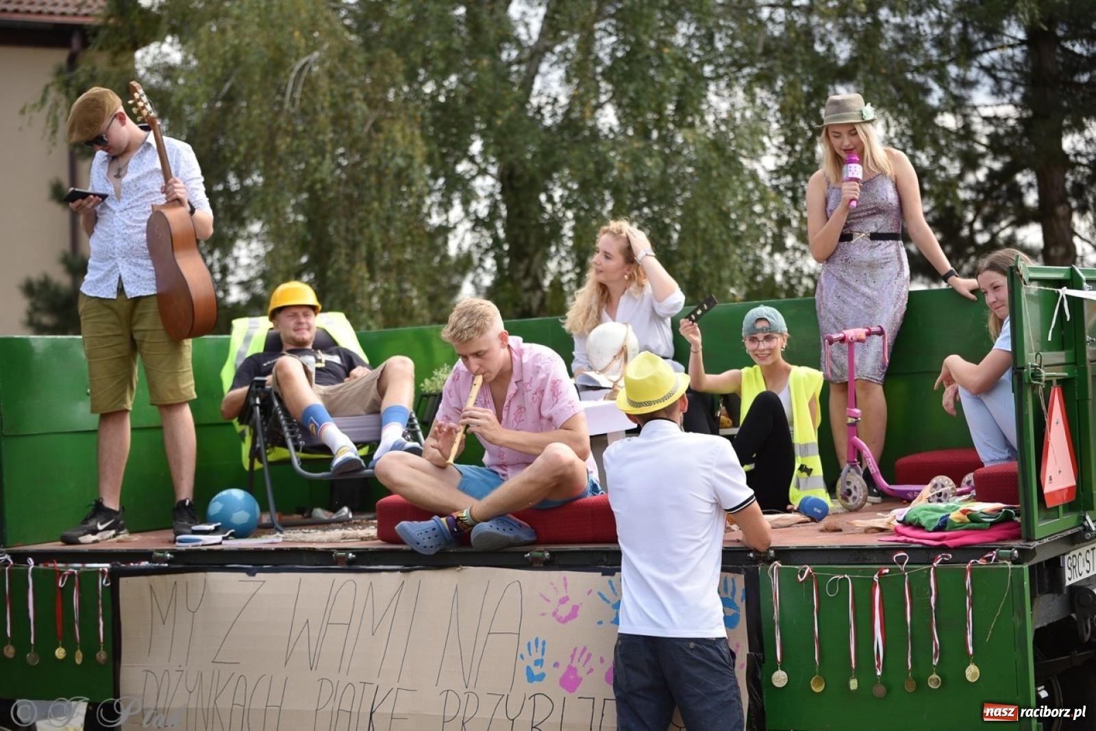 Zdjęcie w galerii na portalu naszraciborz.pl: Dożynki w Samborowicach – kolorowy korowód i rodzinna zabawa [FOTO i WIDEO] wiadomości z regionu