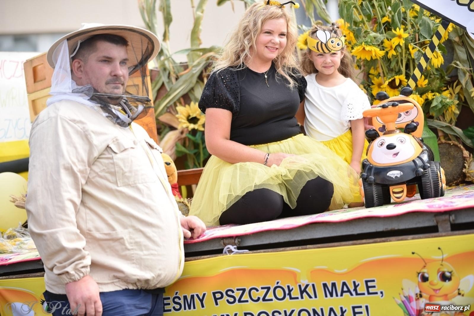 Zdjęcie w galerii na portalu naszraciborz.pl: Dożynki w Samborowicach – kolorowy korowód i rodzinna zabawa [FOTO i WIDEO] wiadomości z regionu