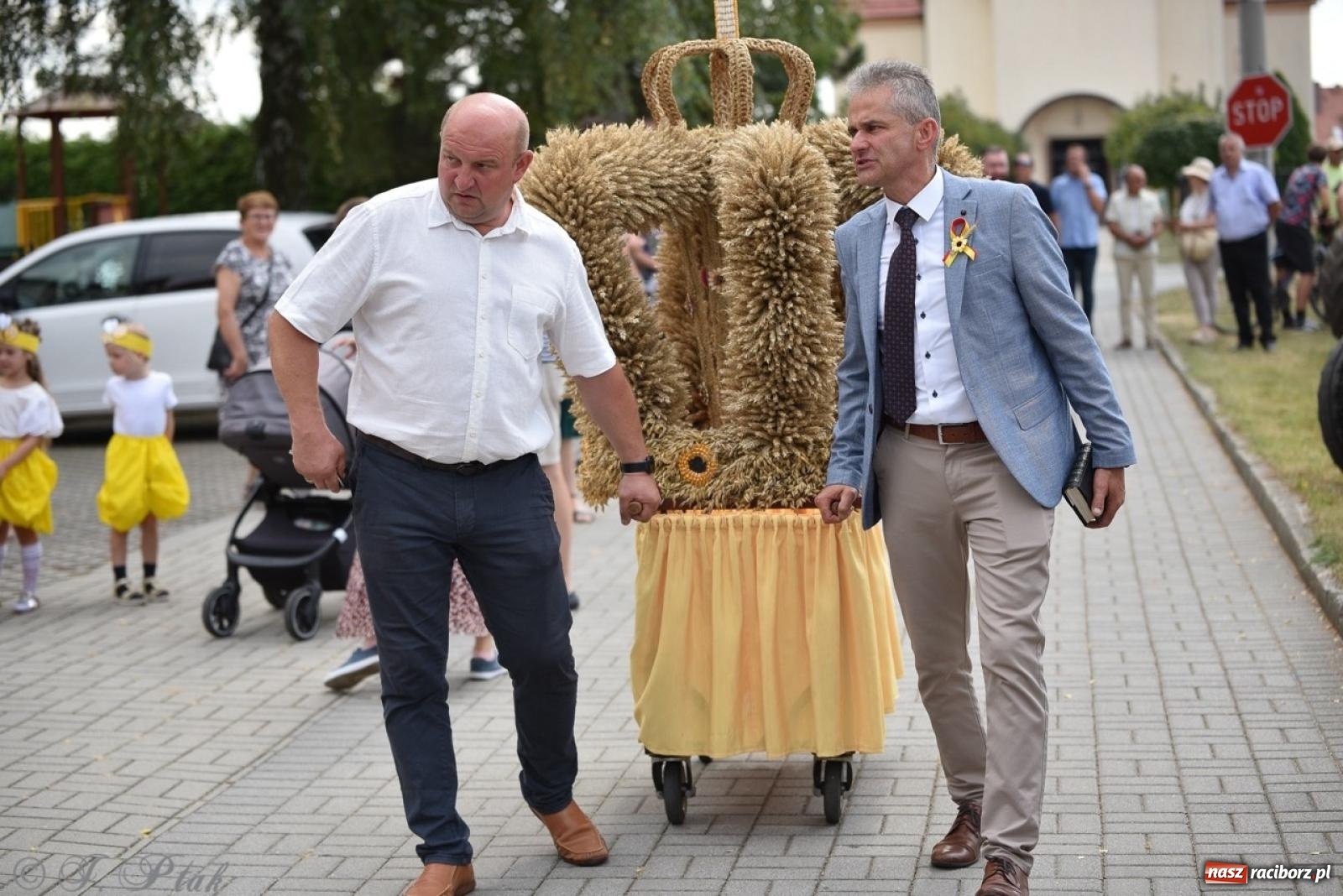 Zdjęcie w galerii na portalu naszraciborz.pl: Dożynki w Samborowicach – kolorowy korowód i rodzinna zabawa [FOTO i WIDEO] wiadomości z regionu