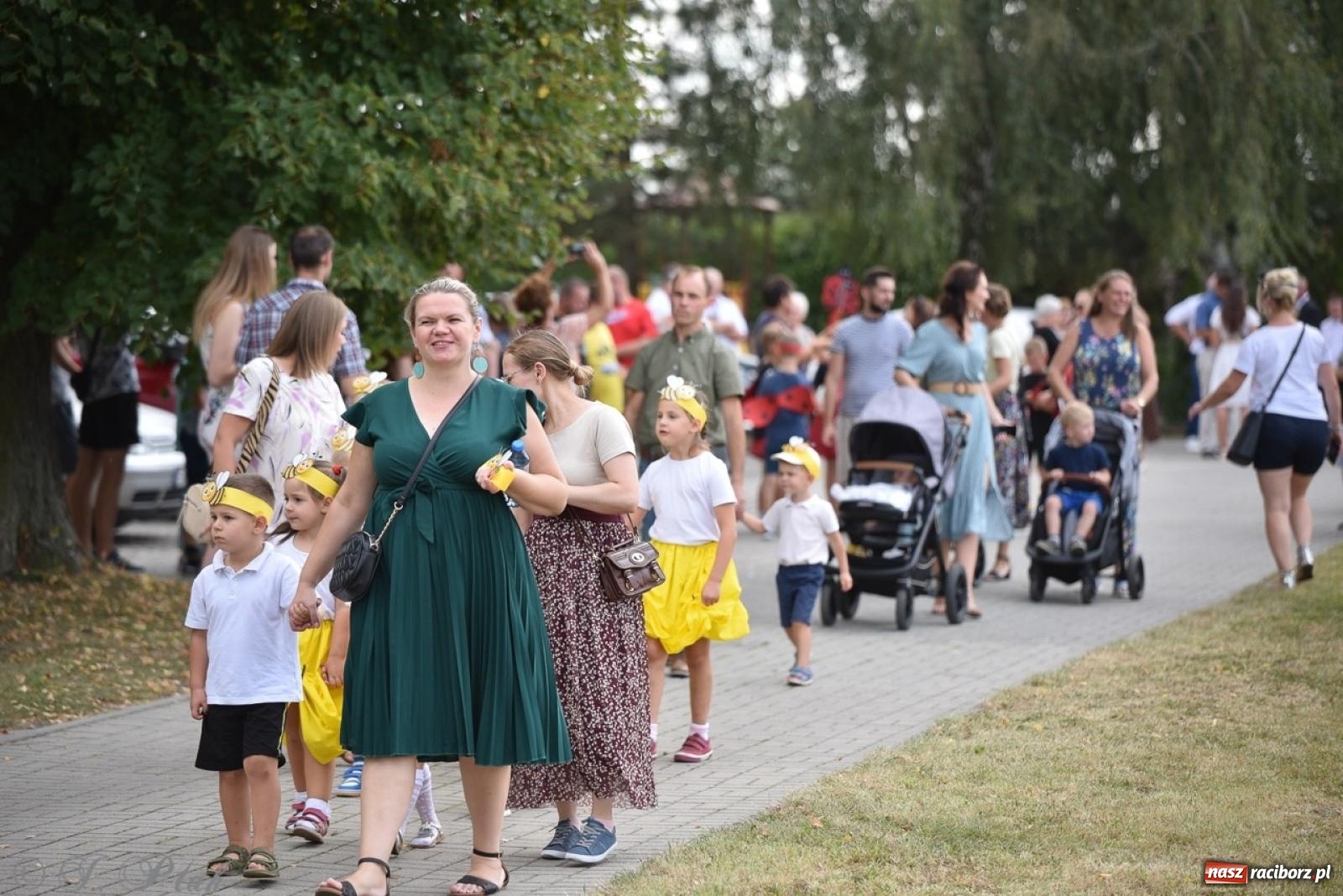 Zdjęcie w galerii na portalu naszraciborz.pl: Dożynki w Samborowicach – kolorowy korowód i rodzinna zabawa [FOTO i WIDEO] wiadomości z regionu