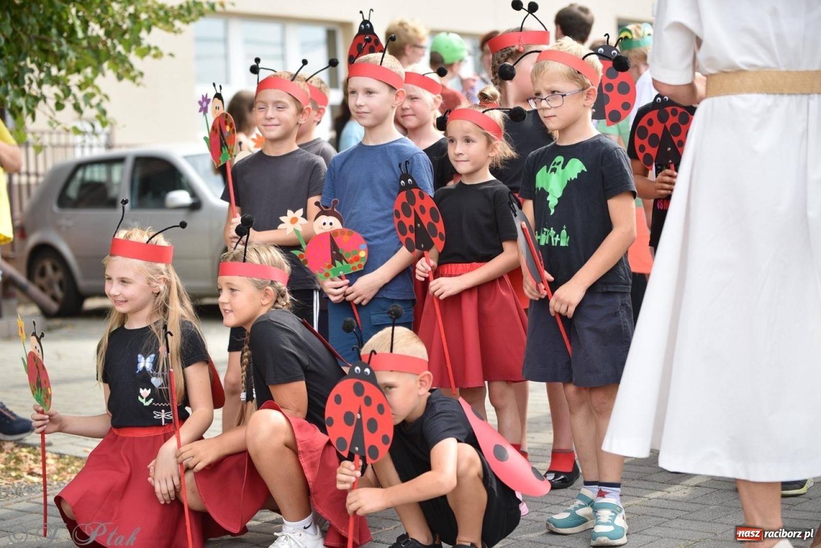 Zdjęcie w galerii na portalu naszraciborz.pl: Dożynki w Samborowicach – kolorowy korowód i rodzinna zabawa [FOTO i WIDEO] wiadomości z regionu