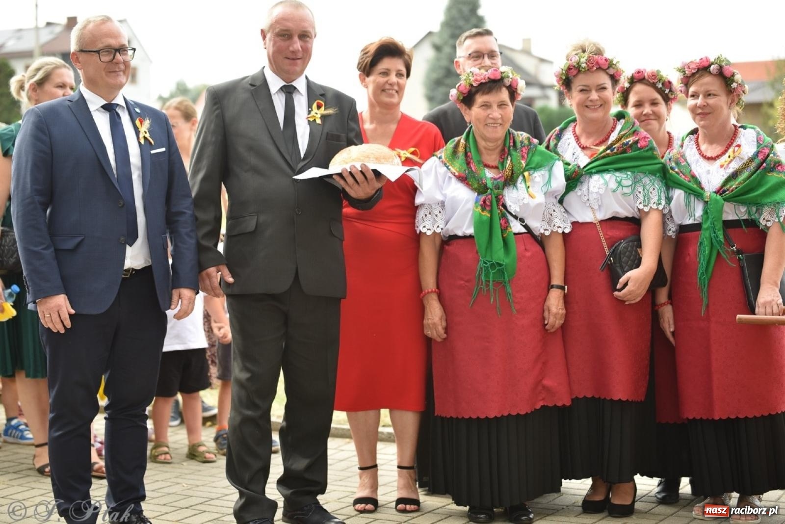 Zdjęcie w galerii na portalu naszraciborz.pl: Dożynki w Samborowicach – kolorowy korowód i rodzinna zabawa [FOTO i WIDEO] wiadomości z regionu