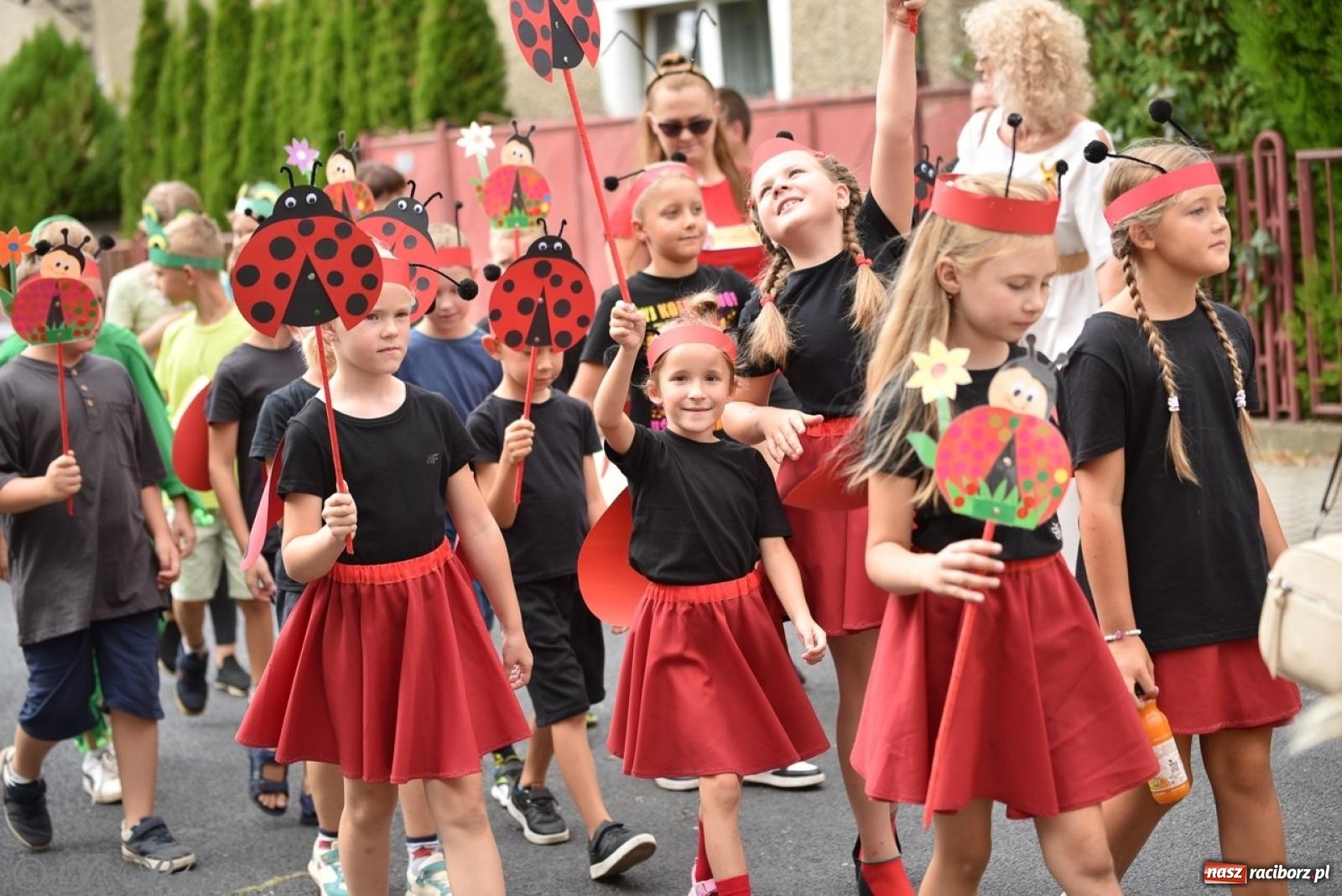 Zdjęcie w galerii na portalu naszraciborz.pl: Dożynki w Samborowicach – kolorowy korowód i rodzinna zabawa [FOTO i WIDEO] wiadomości z regionu