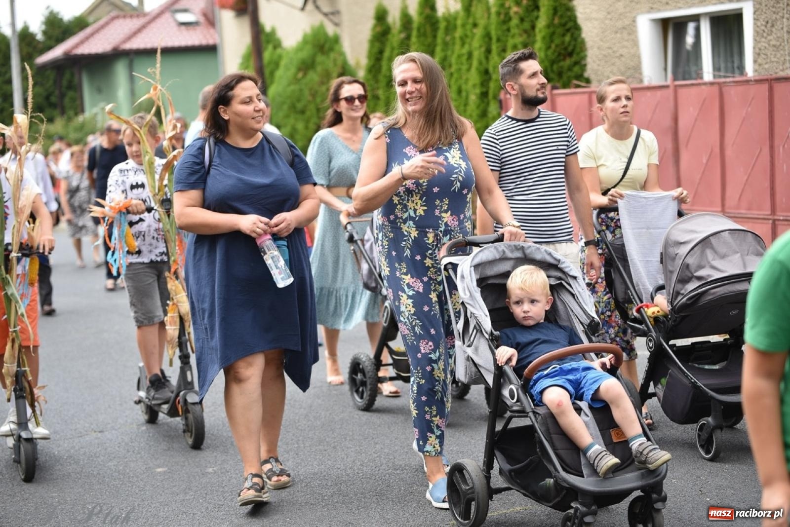Zdjęcie w galerii na portalu naszraciborz.pl: Dożynki w Samborowicach – kolorowy korowód i rodzinna zabawa [FOTO i WIDEO] wiadomości z regionu