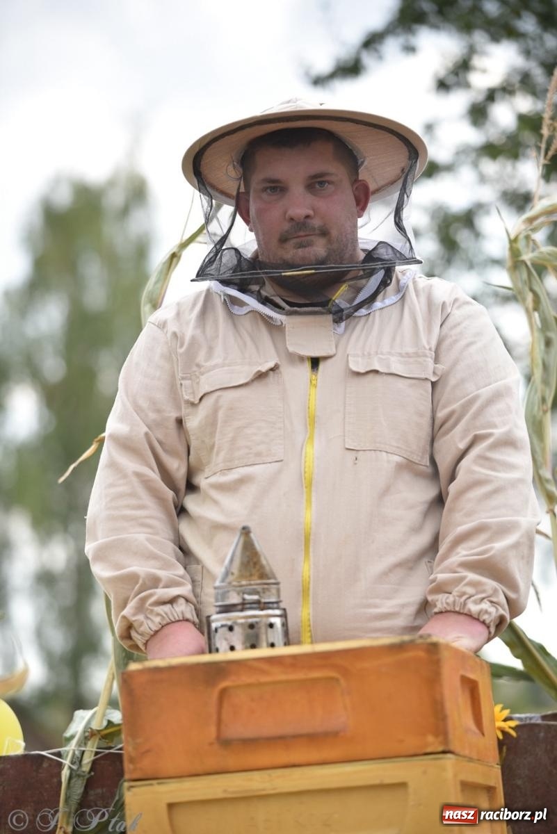 Zdjęcie w galerii na portalu naszraciborz.pl: Dożynki w Samborowicach – kolorowy korowód i rodzinna zabawa [FOTO i WIDEO] wiadomości z regionu