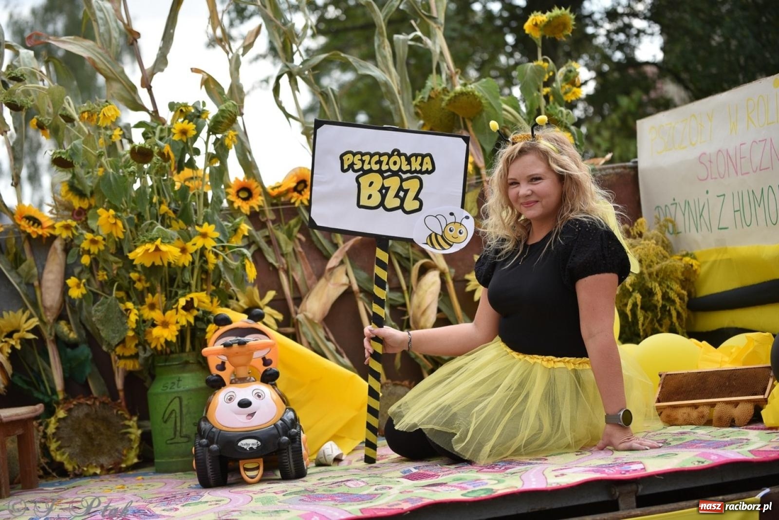 Zdjęcie w galerii na portalu naszraciborz.pl: Dożynki w Samborowicach – kolorowy korowód i rodzinna zabawa [FOTO i WIDEO] wiadomości z regionu