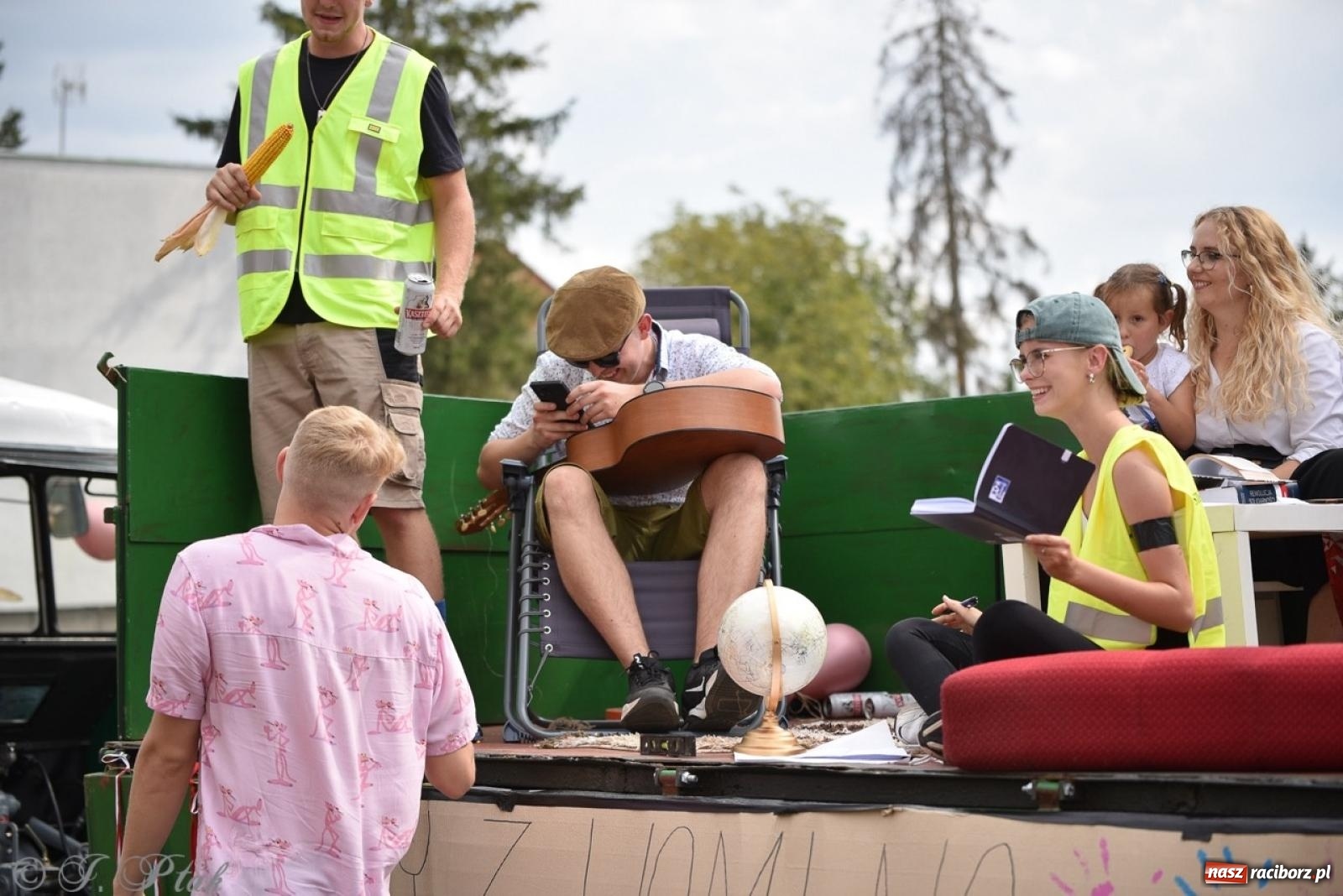 Zdjęcie w galerii na portalu naszraciborz.pl: Dożynki w Samborowicach – kolorowy korowód i rodzinna zabawa [FOTO i WIDEO] wiadomości z regionu