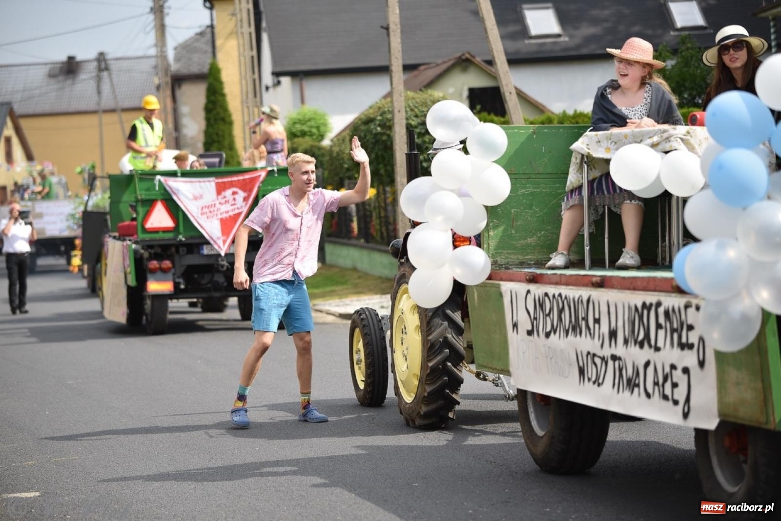 Zdjęcie w galerii na portalu naszraciborz.pl: Dożynki w Samborowicach – kolorowy korowód i rodzinna zabawa [FOTO i WIDEO] wiadomości z regionu
