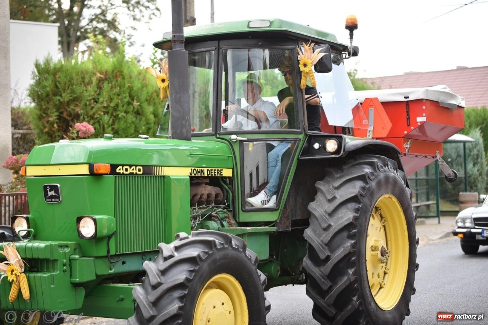 Zdjęcie w galerii na portalu naszraciborz.pl: Dożynki w Samborowicach – kolorowy korowód i rodzinna zabawa [FOTO i WIDEO] wiadomości z regionu