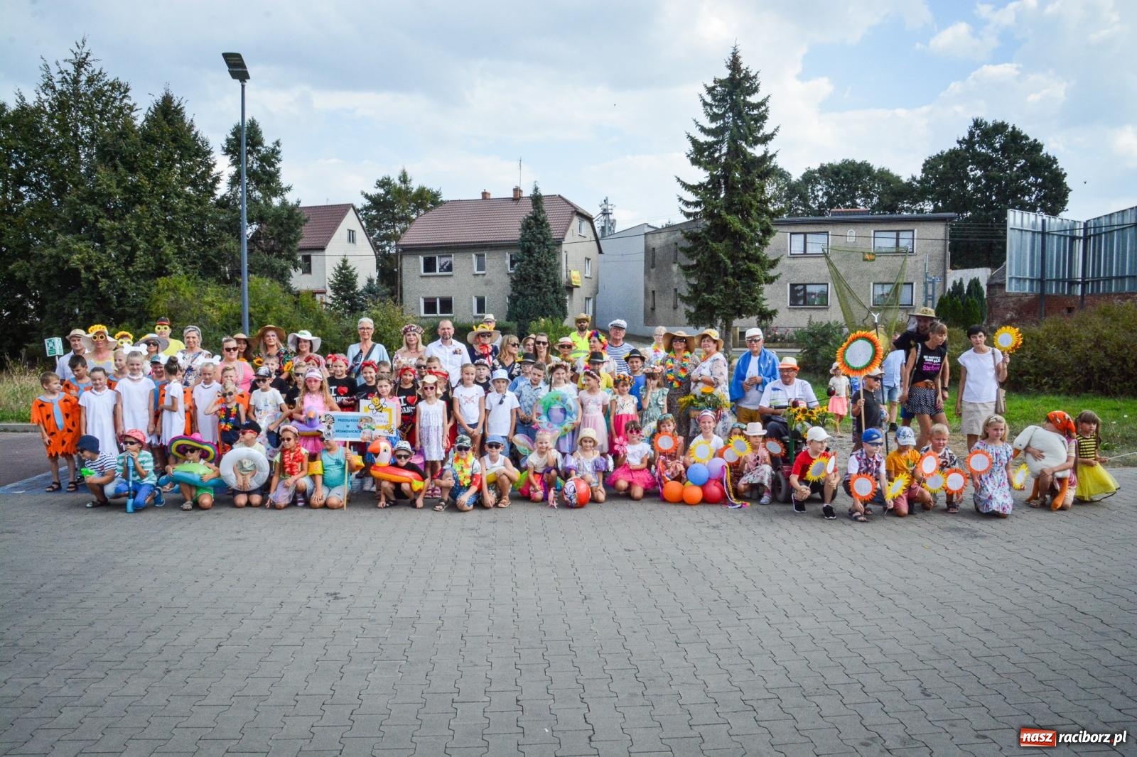 Zdjęcie w galerii na portalu naszraciborz.pl: Kolorowe pożegnanie Lata w Krzanowicach [FOTO i WIDEO] wiadomości z regionu