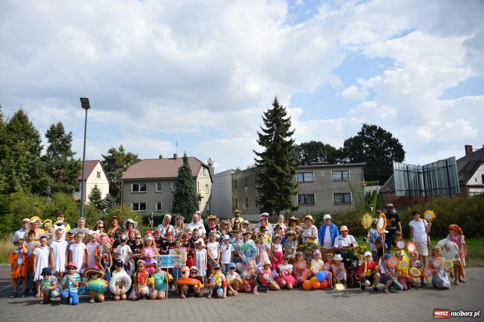 Zdjęcie w galerii na portalu naszraciborz.pl: Kolorowe pożegnanie Lata w Krzanowicach [FOTO i WIDEO] wiadomości z regionu