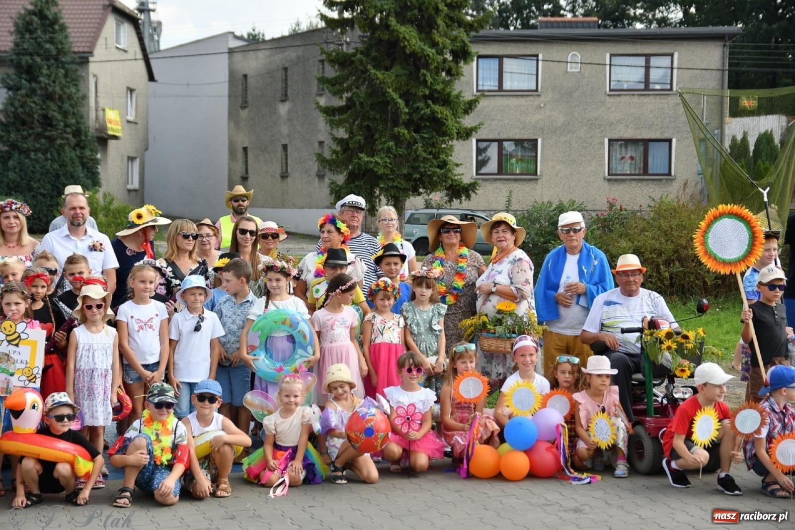 Zdjęcie w galerii na portalu naszraciborz.pl: Kolorowe pożegnanie Lata w Krzanowicach [FOTO i WIDEO] wiadomości z regionu