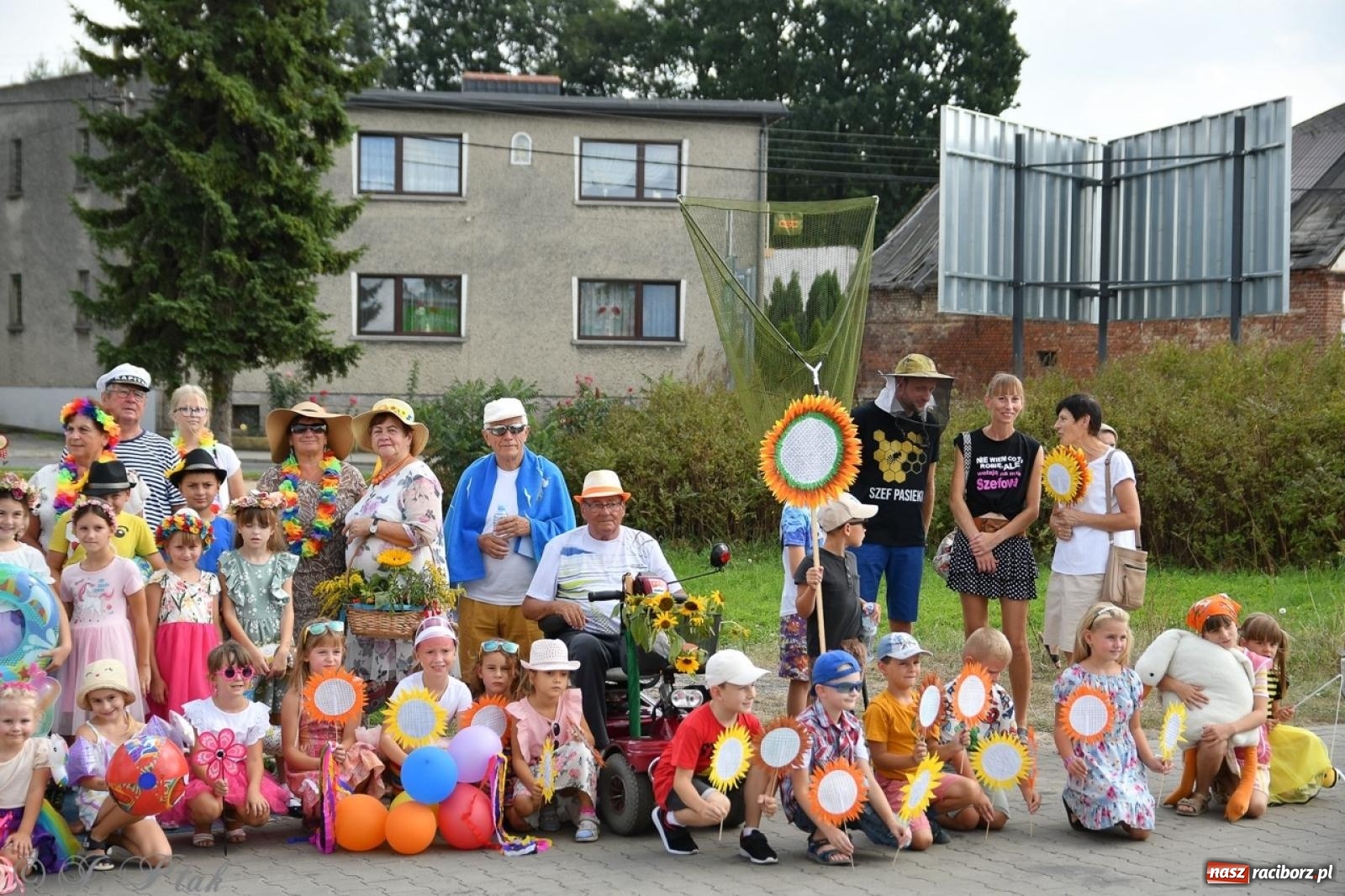 Zdjęcie w galerii na portalu naszraciborz.pl: Kolorowe pożegnanie Lata w Krzanowicach [FOTO i WIDEO] wiadomości z regionu