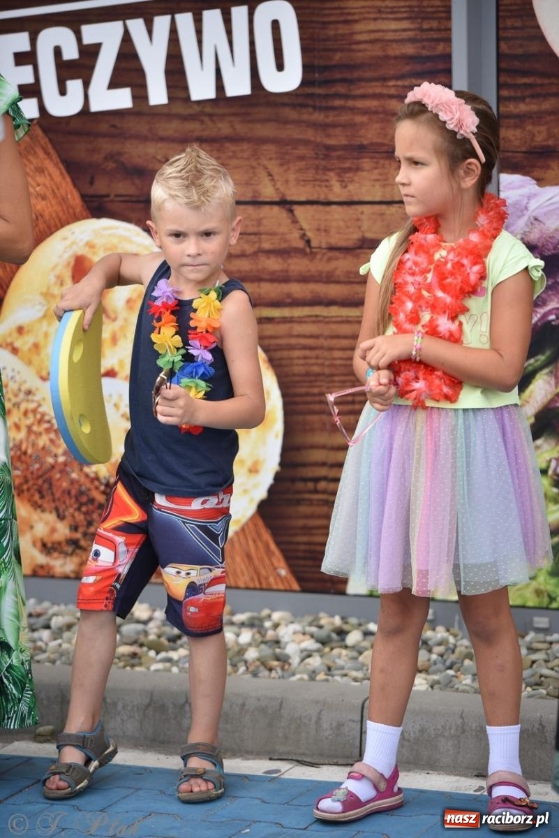 Zdjęcie w galerii na portalu naszraciborz.pl: Kolorowe pożegnanie Lata w Krzanowicach [FOTO i WIDEO] wiadomości z regionu