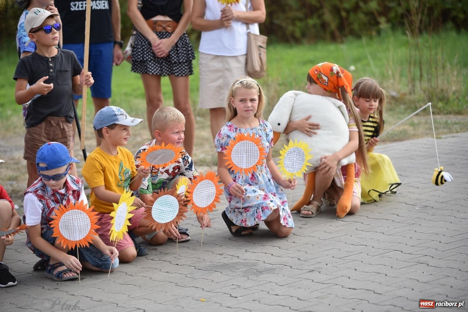 Zdjęcie w galerii na portalu naszraciborz.pl: Kolorowe pożegnanie Lata w Krzanowicach [FOTO i WIDEO] wiadomości z regionu