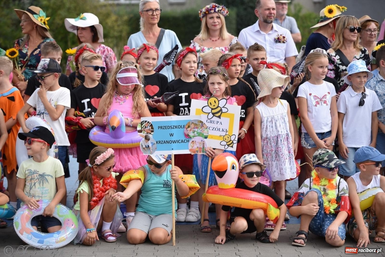Zdjęcie w galerii na portalu naszraciborz.pl: Kolorowe pożegnanie Lata w Krzanowicach [FOTO i WIDEO] wiadomości z regionu