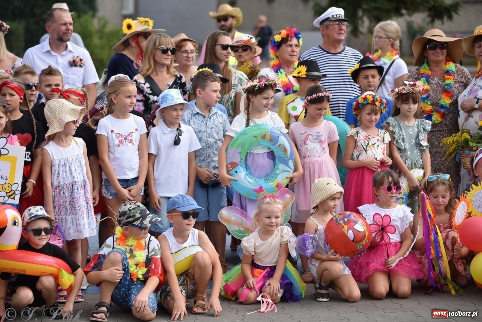 Zdjęcie w galerii na portalu naszraciborz.pl: Kolorowe pożegnanie Lata w Krzanowicach [FOTO i WIDEO] wiadomości z regionu