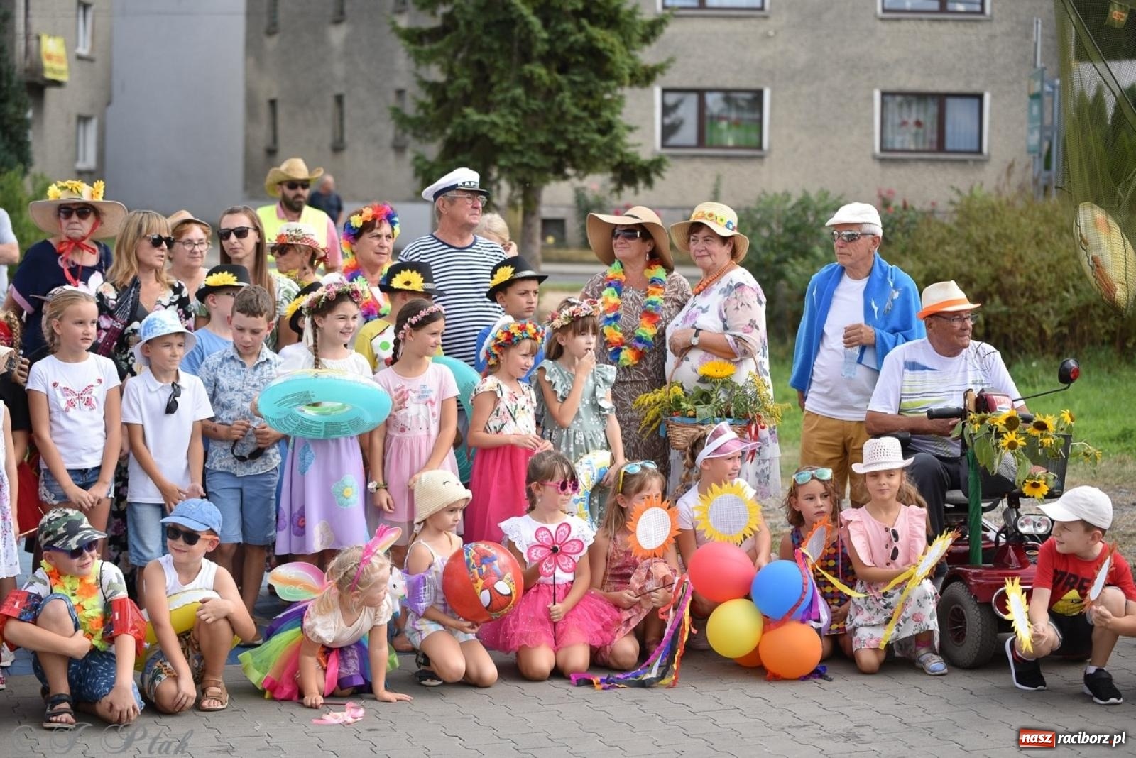 Zdjęcie w galerii na portalu naszraciborz.pl: Kolorowe pożegnanie Lata w Krzanowicach [FOTO i WIDEO] wiadomości z regionu