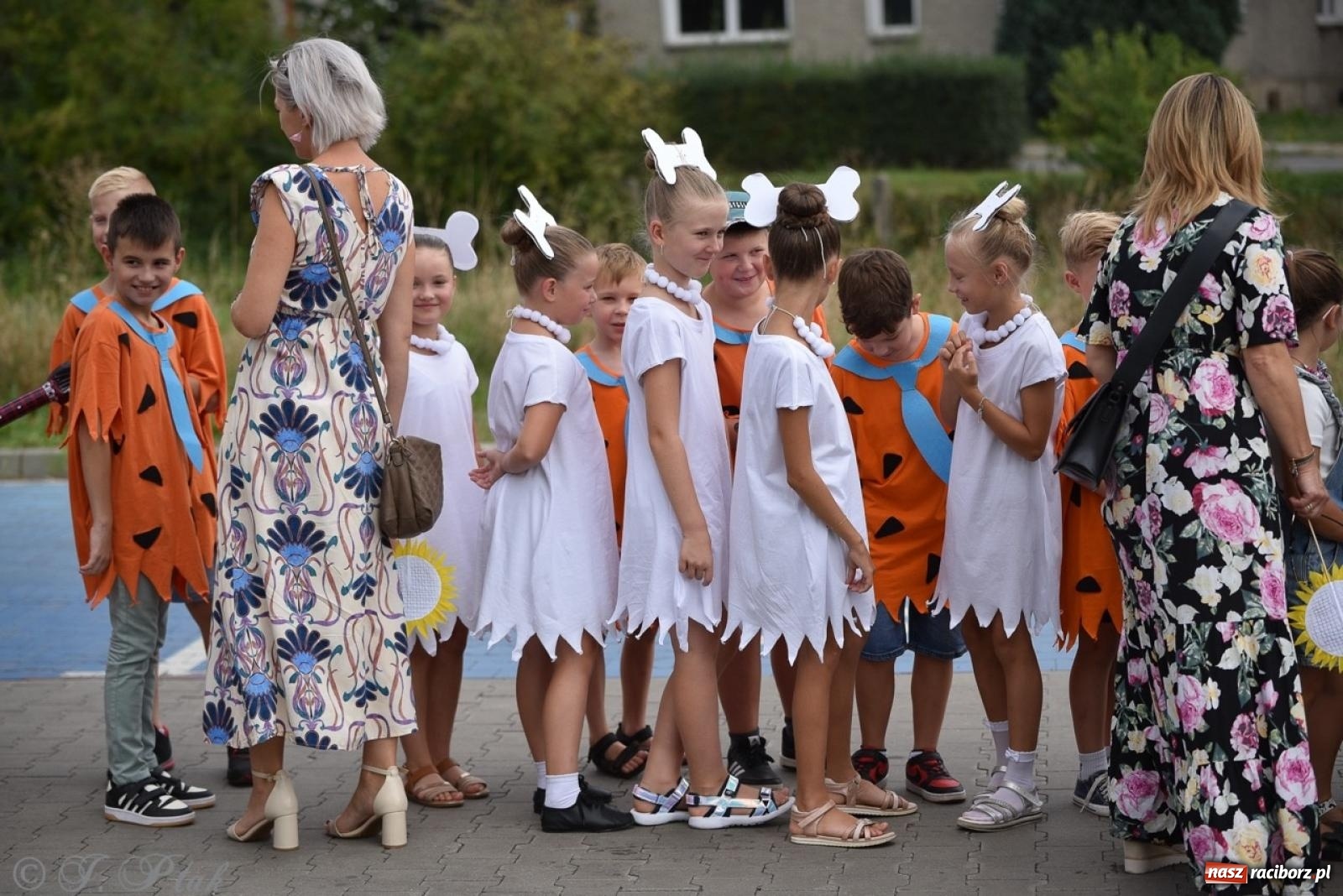 Zdjęcie w galerii na portalu naszraciborz.pl: Kolorowe pożegnanie Lata w Krzanowicach [FOTO i WIDEO] wiadomości z regionu