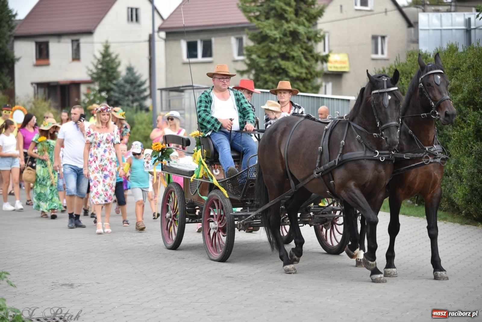 Zdjęcie w galerii na portalu naszraciborz.pl: Kolorowe pożegnanie Lata w Krzanowicach [FOTO i WIDEO] wiadomości z regionu