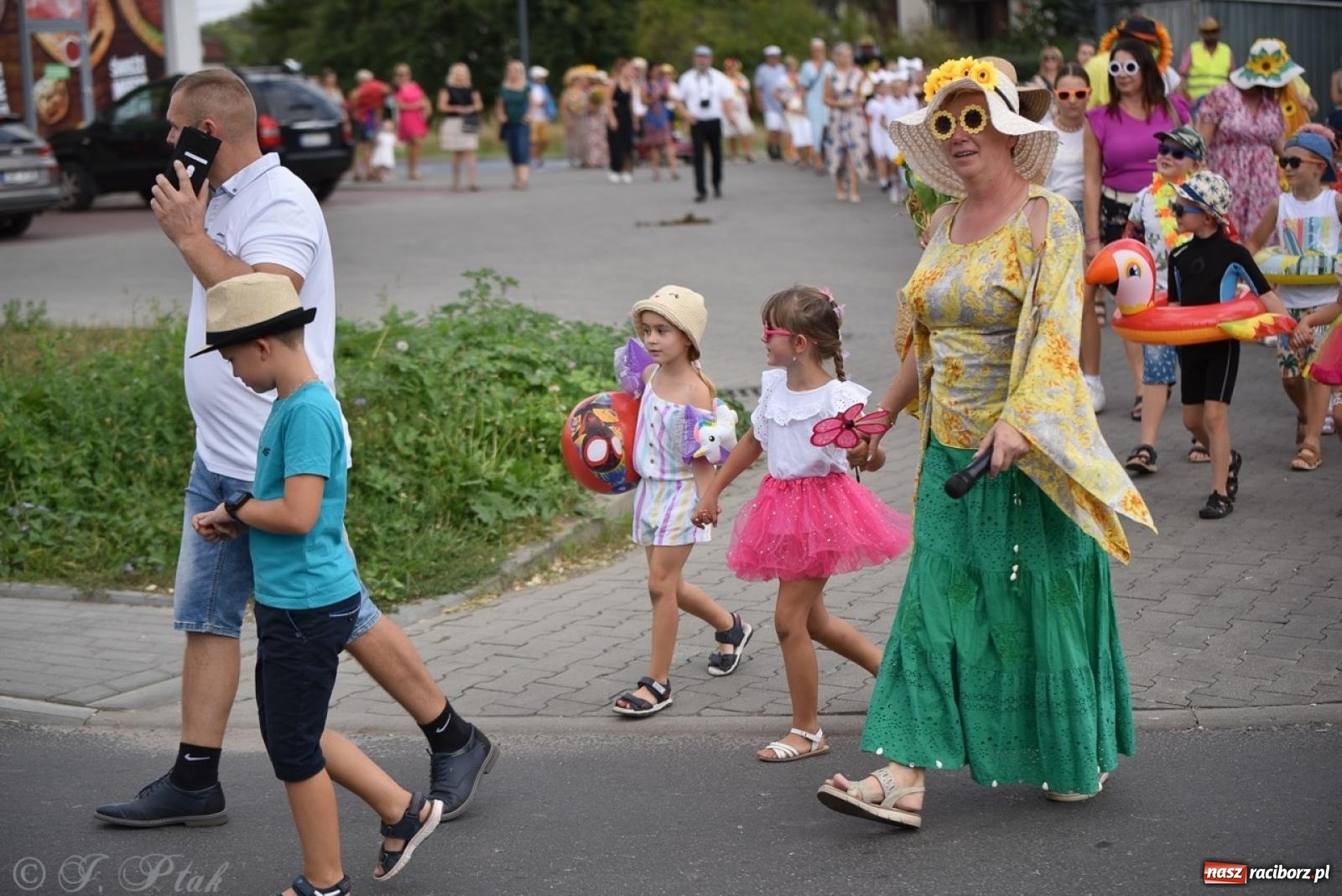 Zdjęcie w galerii na portalu naszraciborz.pl: Kolorowe pożegnanie Lata w Krzanowicach [FOTO i WIDEO] wiadomości z regionu