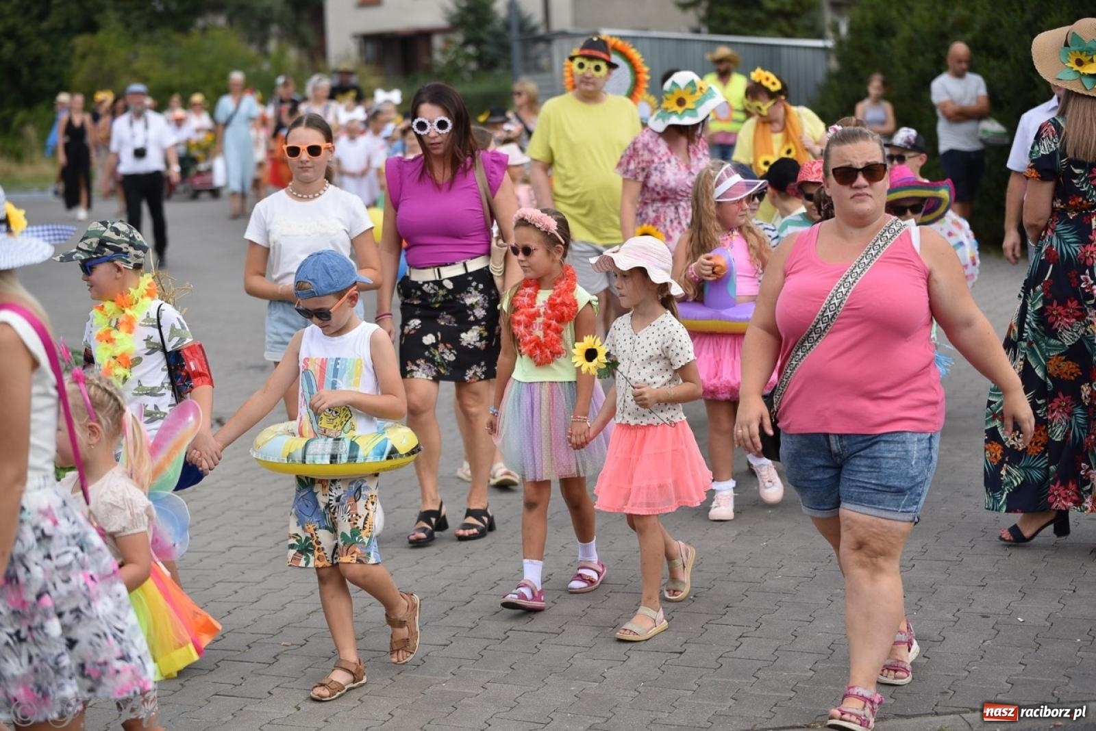 Zdjęcie w galerii na portalu naszraciborz.pl: Kolorowe pożegnanie Lata w Krzanowicach [FOTO i WIDEO] wiadomości z regionu