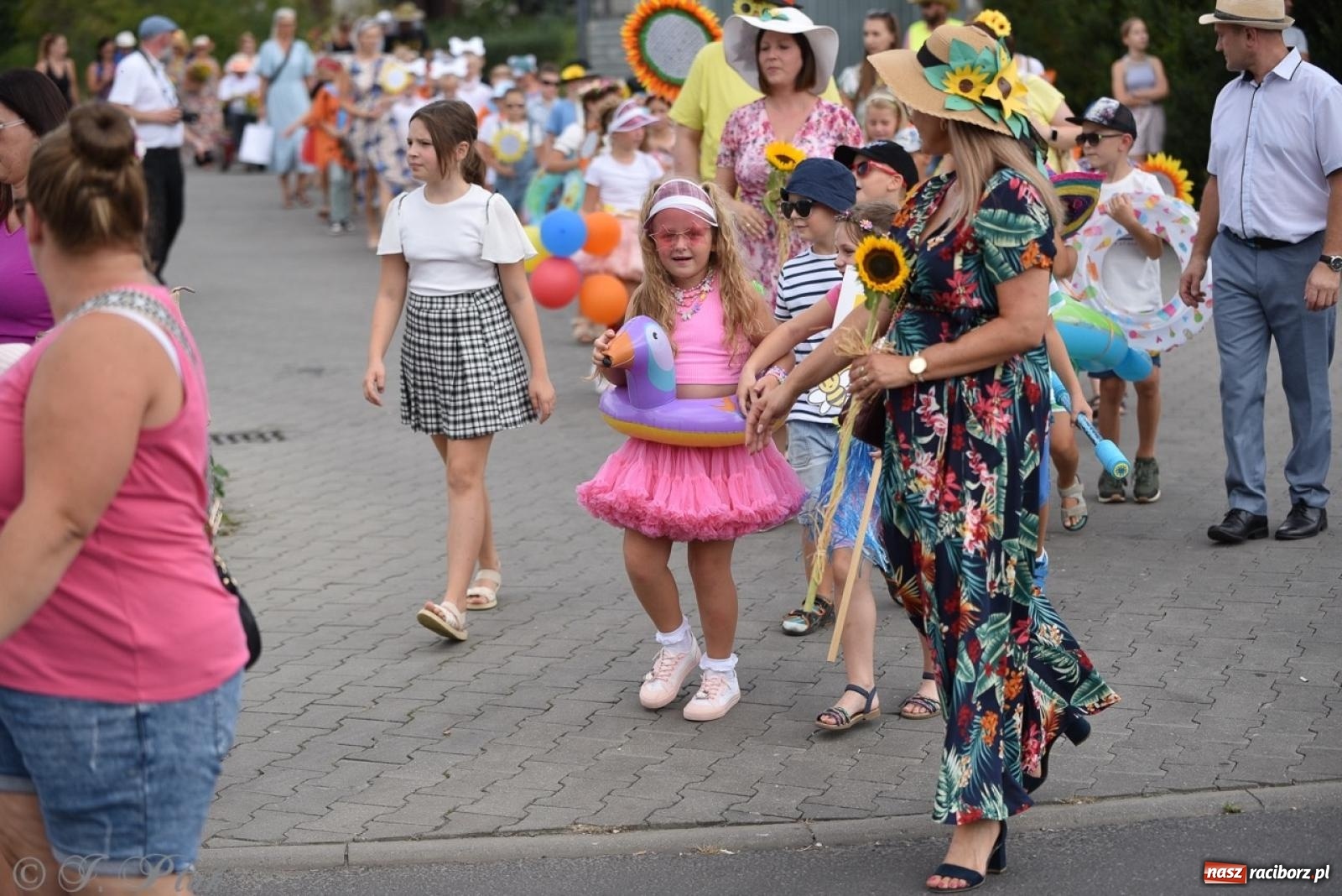 Zdjęcie w galerii na portalu naszraciborz.pl: Kolorowe pożegnanie Lata w Krzanowicach [FOTO i WIDEO] wiadomości z regionu