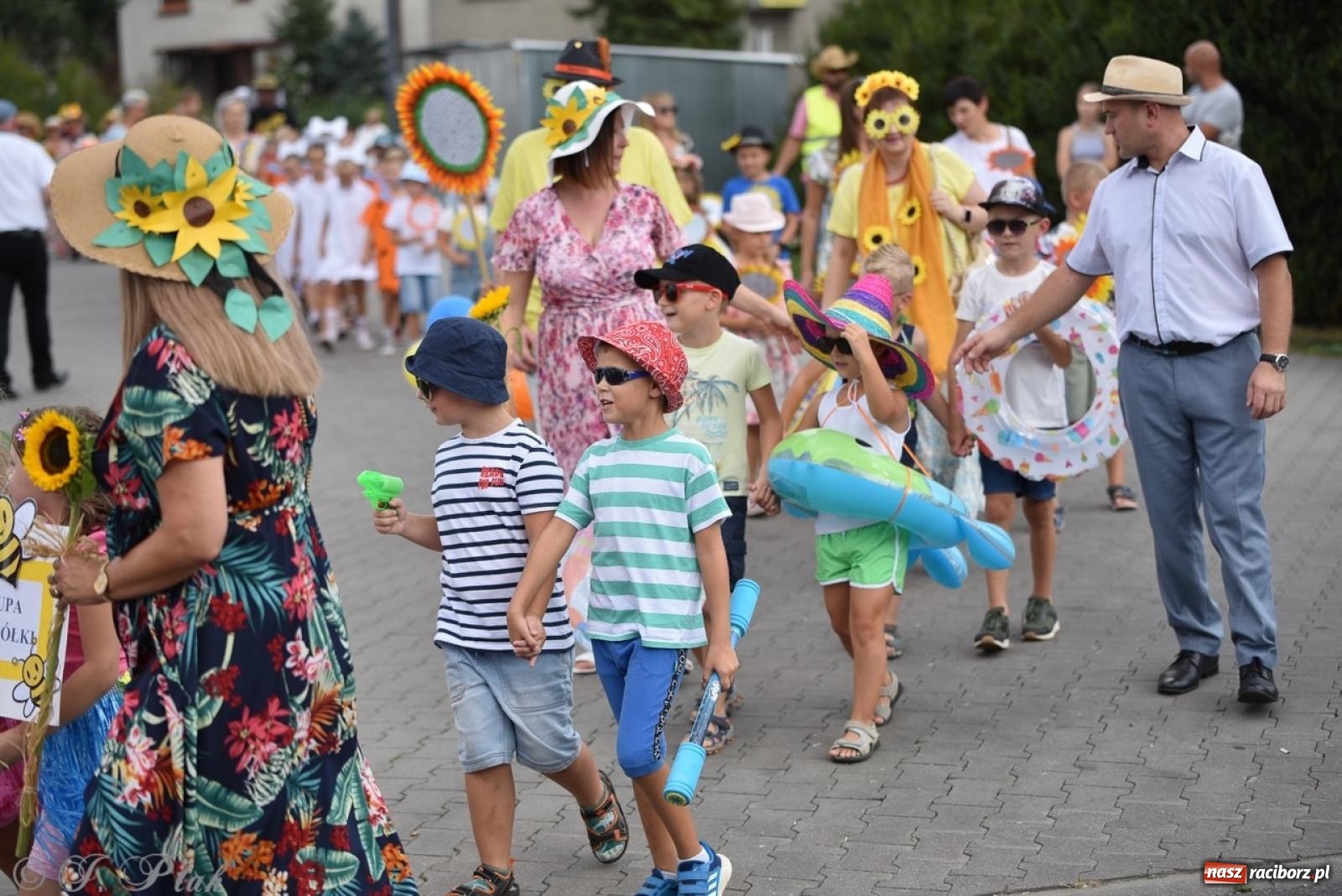 Zdjęcie w galerii na portalu naszraciborz.pl: Kolorowe pożegnanie Lata w Krzanowicach [FOTO i WIDEO] wiadomości z regionu