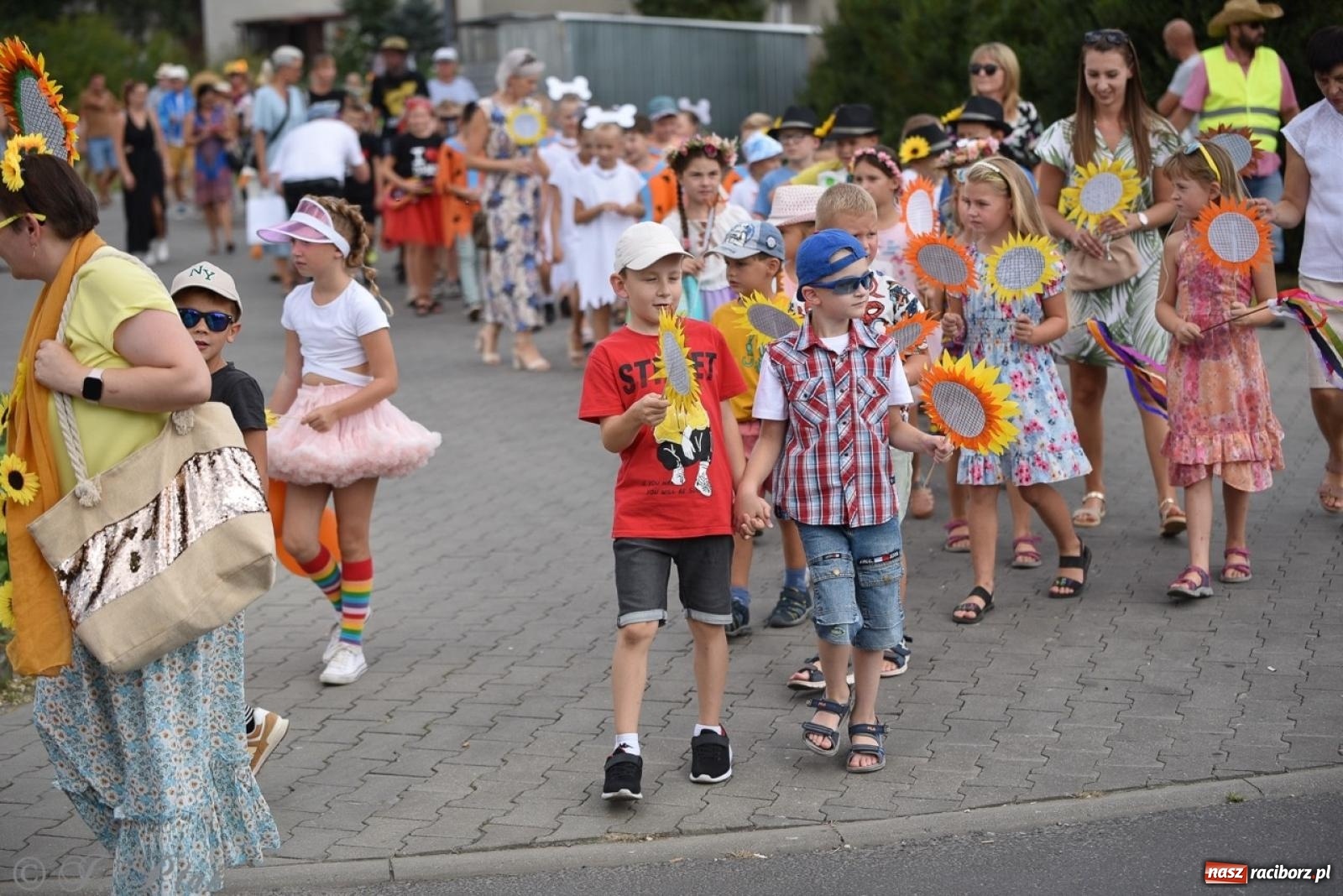 Zdjęcie w galerii na portalu naszraciborz.pl: Kolorowe pożegnanie Lata w Krzanowicach [FOTO i WIDEO] wiadomości z regionu