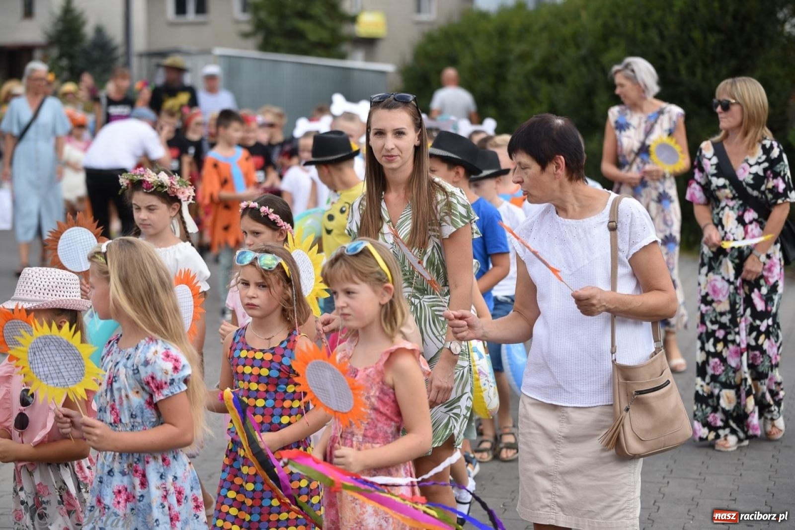 Zdjęcie w galerii na portalu naszraciborz.pl: Kolorowe pożegnanie Lata w Krzanowicach [FOTO i WIDEO] wiadomości z regionu