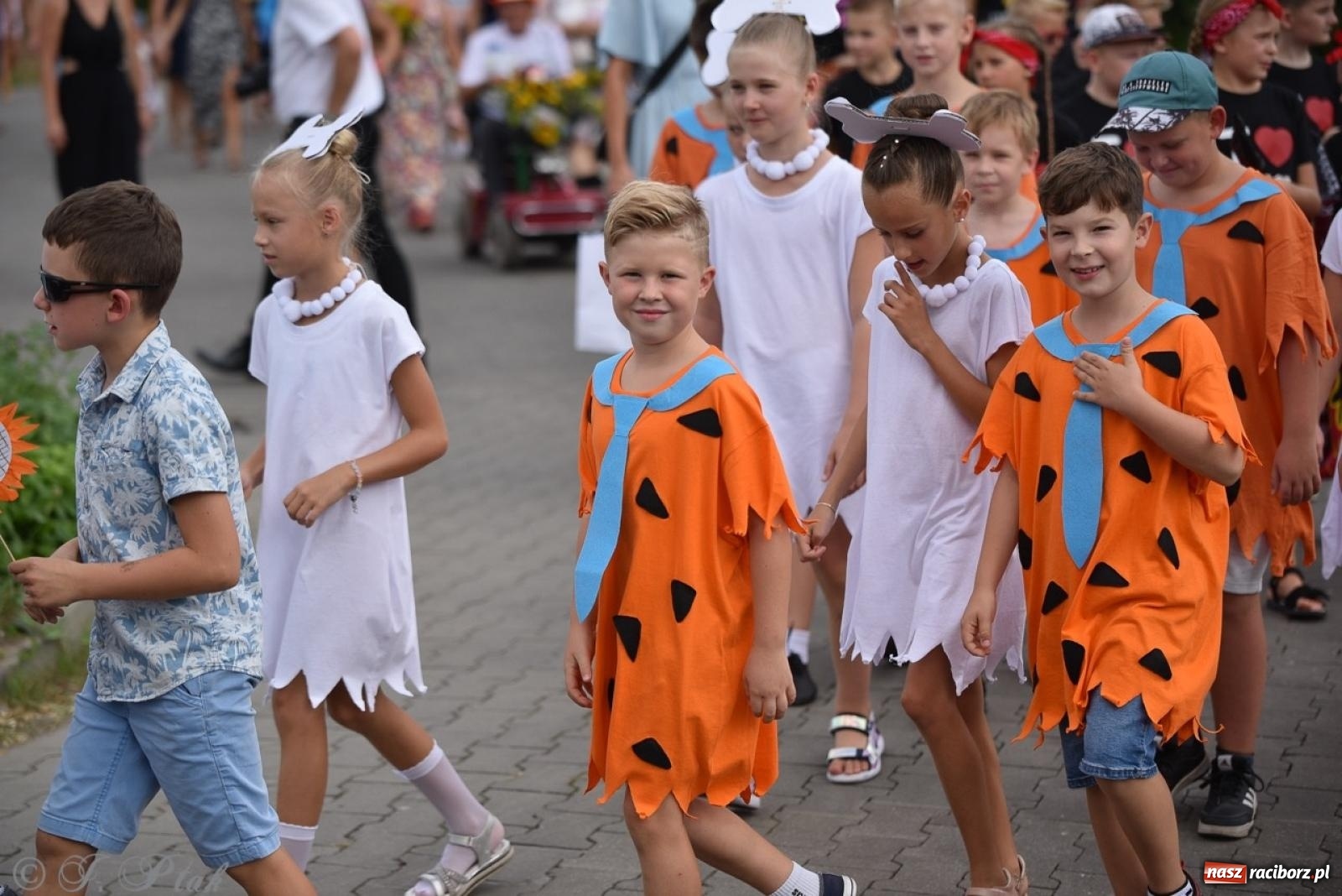 Zdjęcie w galerii na portalu naszraciborz.pl: Kolorowe pożegnanie Lata w Krzanowicach [FOTO i WIDEO] wiadomości z regionu