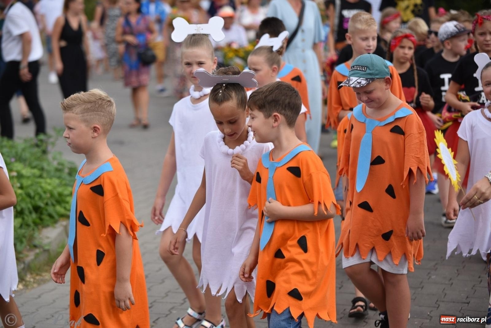 Zdjęcie w galerii na portalu naszraciborz.pl: Kolorowe pożegnanie Lata w Krzanowicach [FOTO i WIDEO] wiadomości z regionu