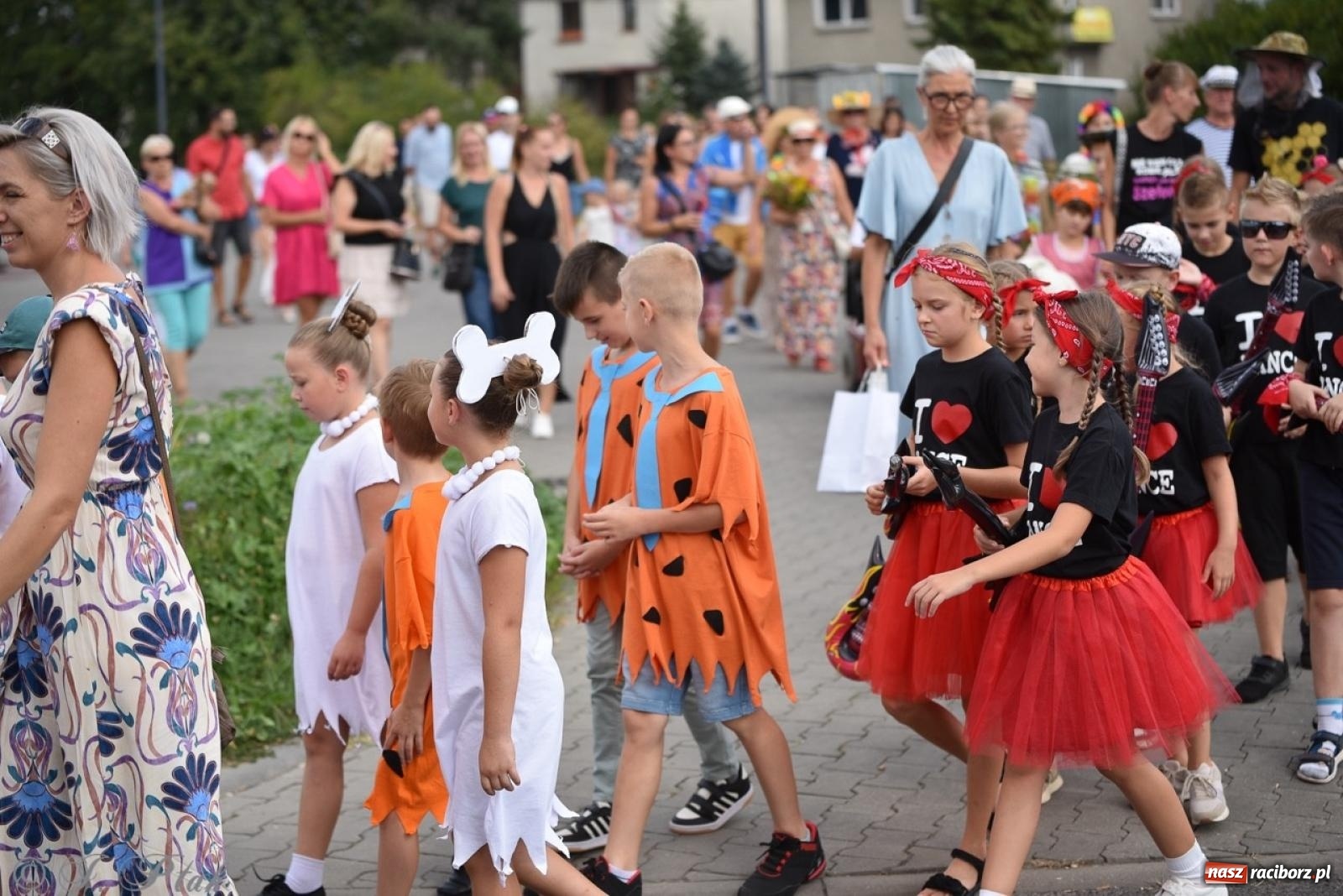 Zdjęcie w galerii na portalu naszraciborz.pl: Kolorowe pożegnanie Lata w Krzanowicach [FOTO i WIDEO] wiadomości z regionu